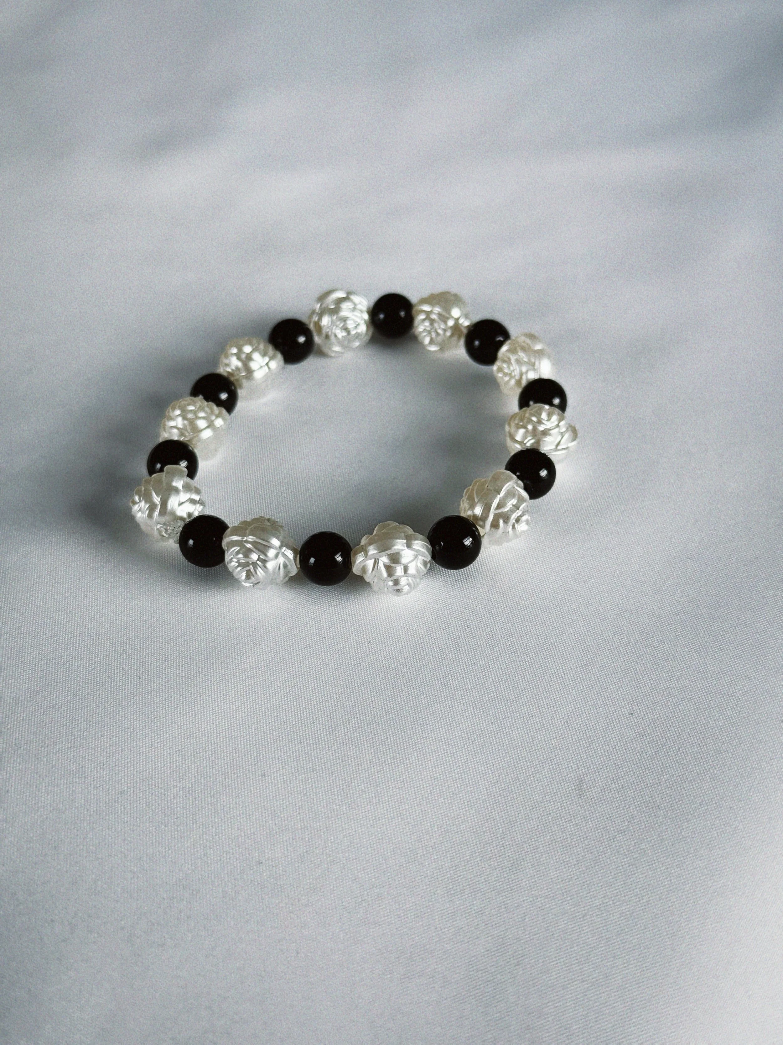 Midnight Bloom – Pearl Rose Beaded Bracelet for Women | Handmade Jewelry