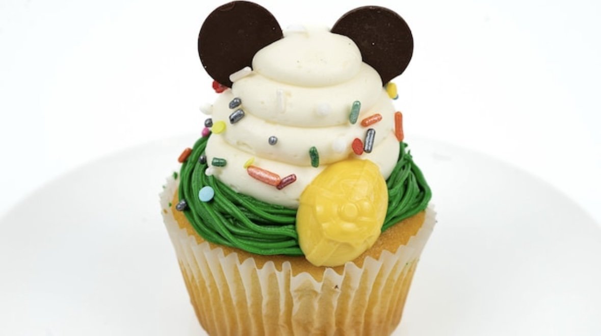 Mickey Easter Cupcake