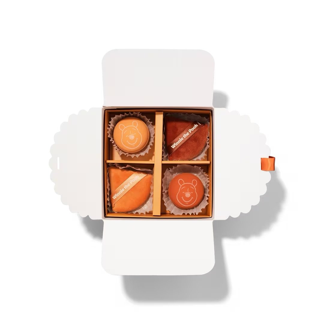 Winnie the Pooh Gingerbread Box Disney x Spectrum Collections Winnie the Pooh Gingerbread Holiday Merchandises Collection October 2024 Box Sponges.jpeg