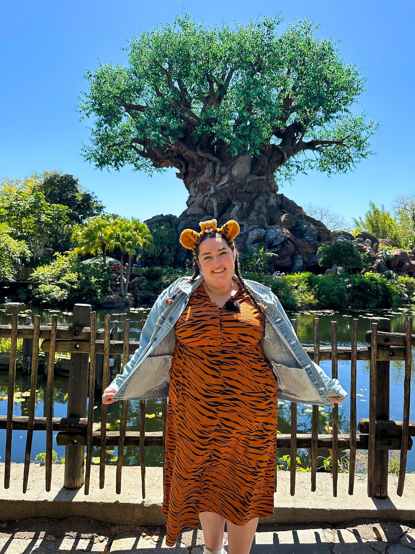 Happy Earth Day Birthday to Disney&rsquo;s Animal Kingdom! The prettiest girl around! I&rsquo;m fairly certain it&rsquo;s not possible to go to Animal Kingdom and not take a photo of the Tree of Life - but I seem to find something new on there every 