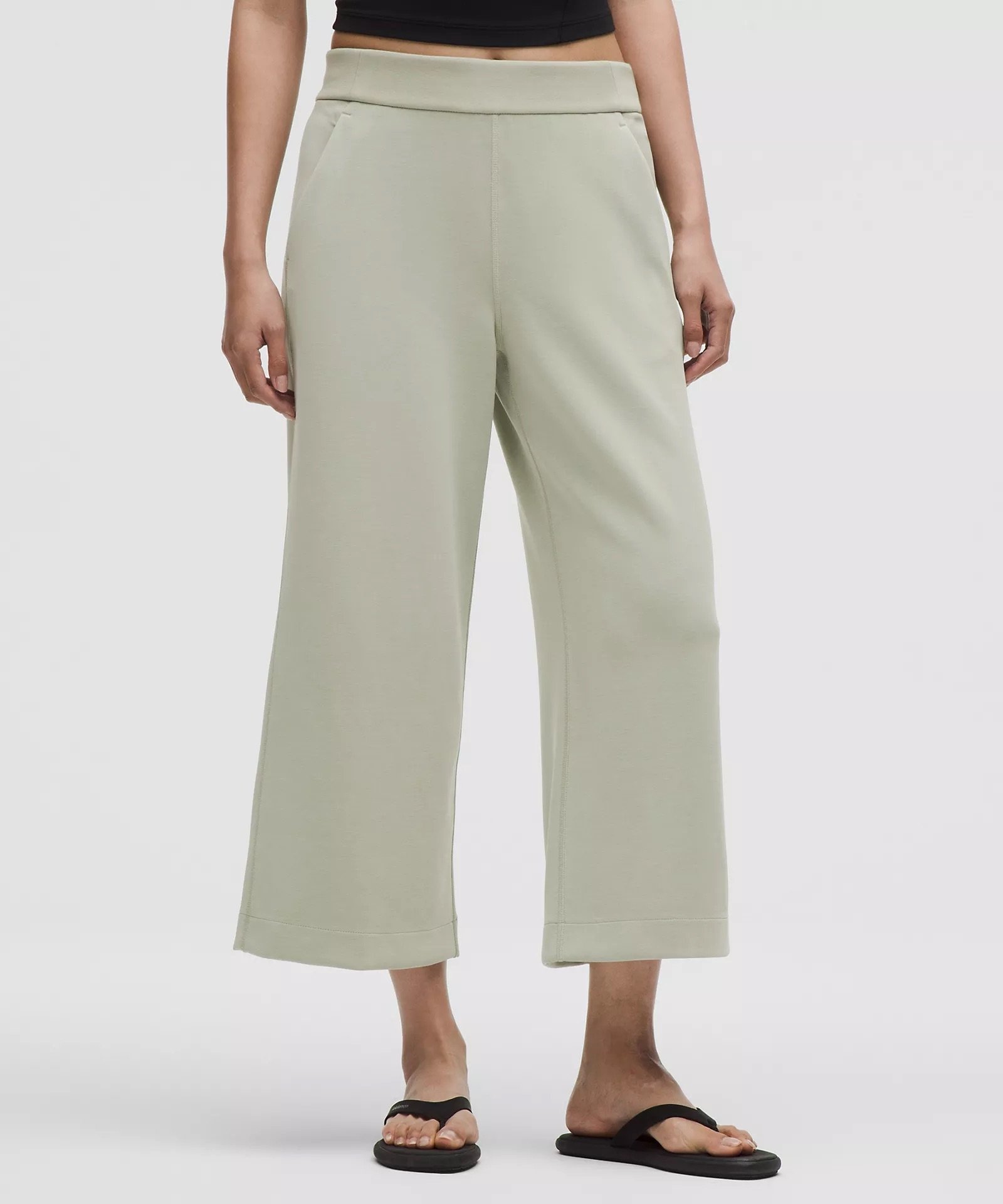 Softstreme High-Rise Wide-Leg Cropped Pant
