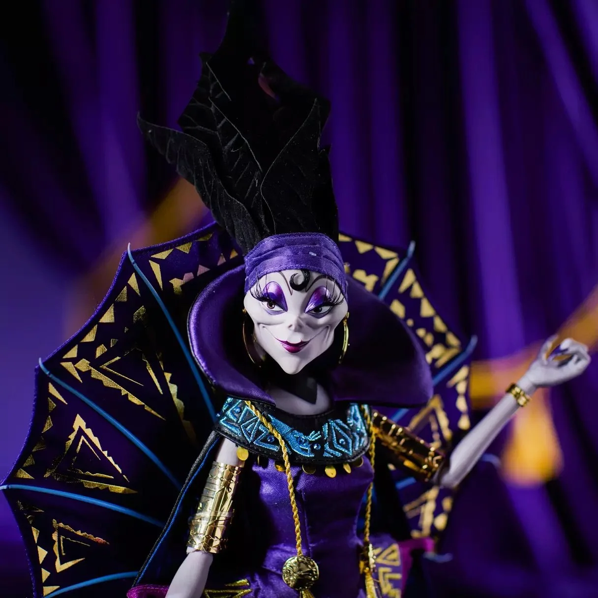 Yzma Limited Edition Doll Disney Store The Emperor's New Groove 25th Anniversary Merchandise Collection December 2025 2.jpeg