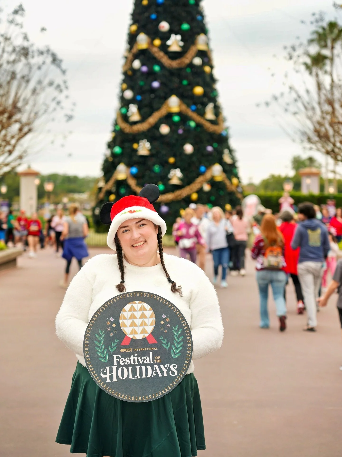 We had so much fun recently at EPCOT Festival of the Holidays! We tried new food and cookies from the Holiday Cookie Stroll, watched Joyful! and holiday storytellers, checked out the Spaceship Earth gingerbread display, did Olaf&rsquo;s holiday scave