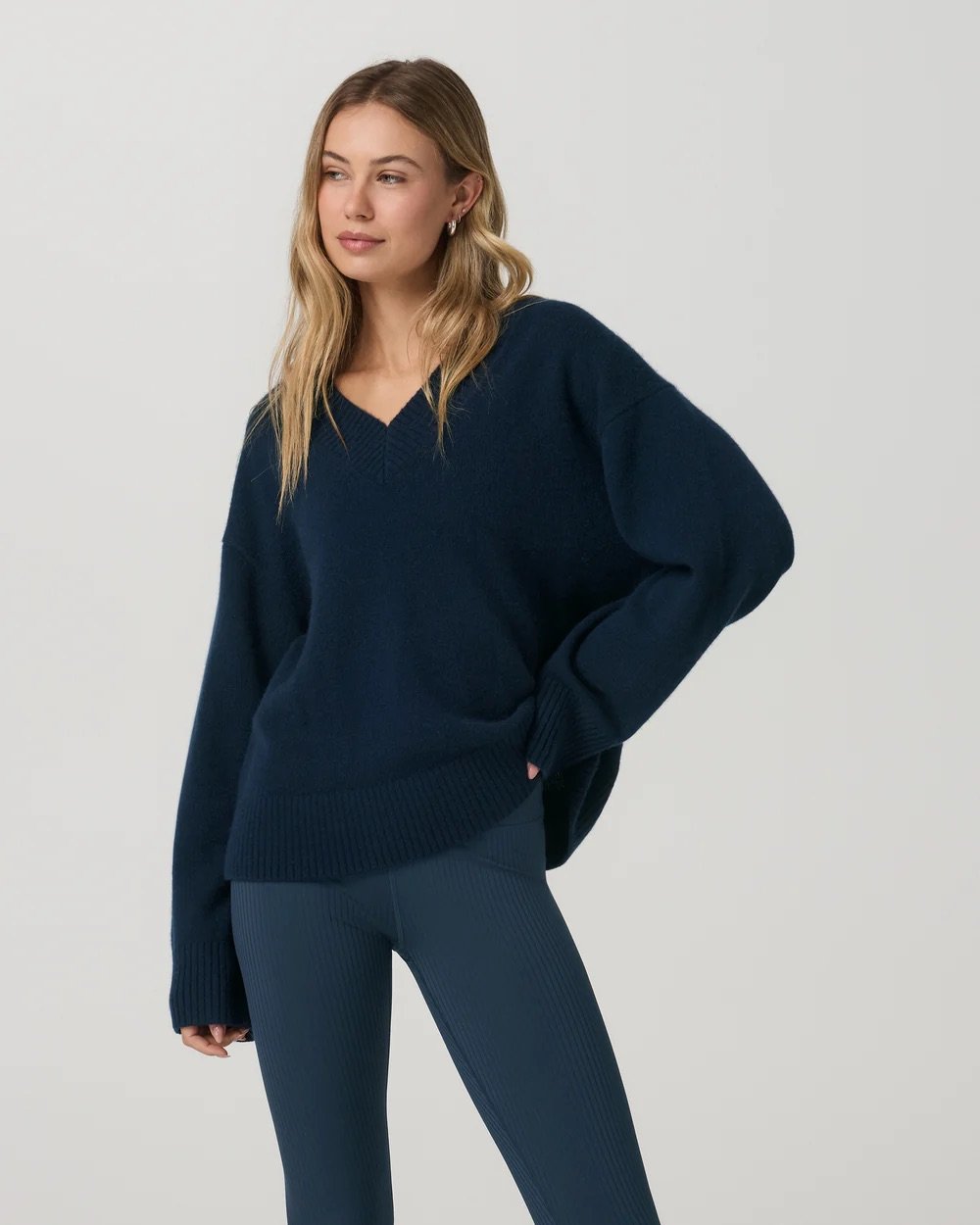 Émilie Cashmere Oversized V-Neck