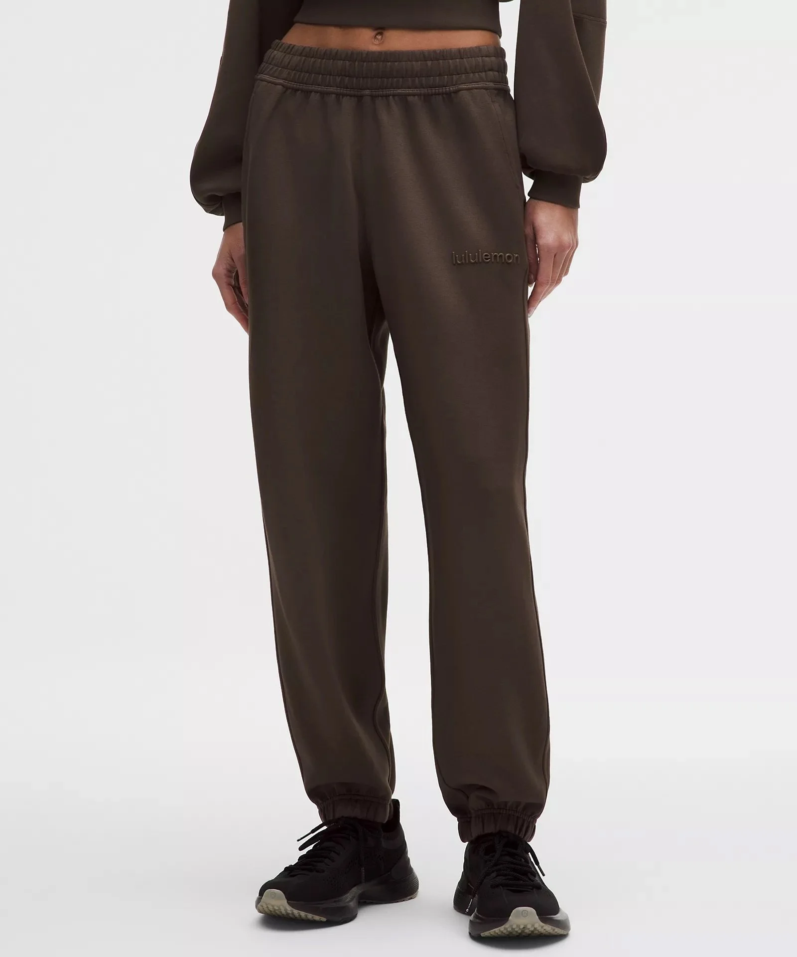 Smooth Spacer Mid-Rise Jogger Wash