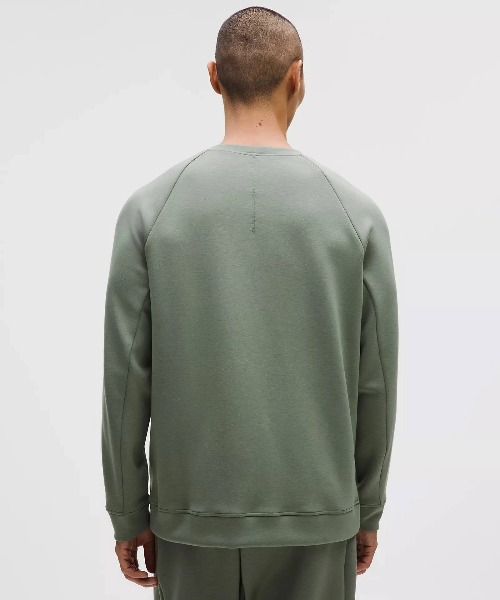 Smooth Spacer Classic-Fit Crew