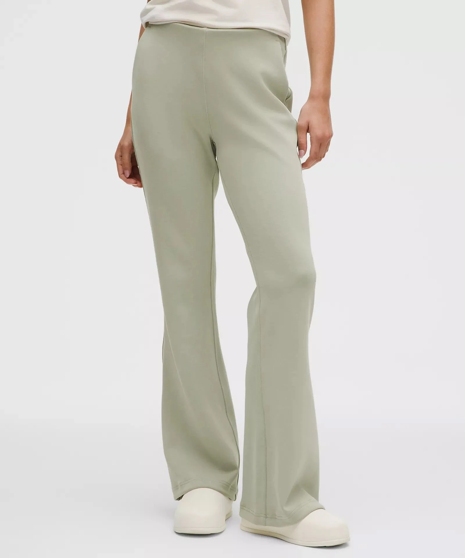 Brushed Softstreme Mid-Rise Flared Pant