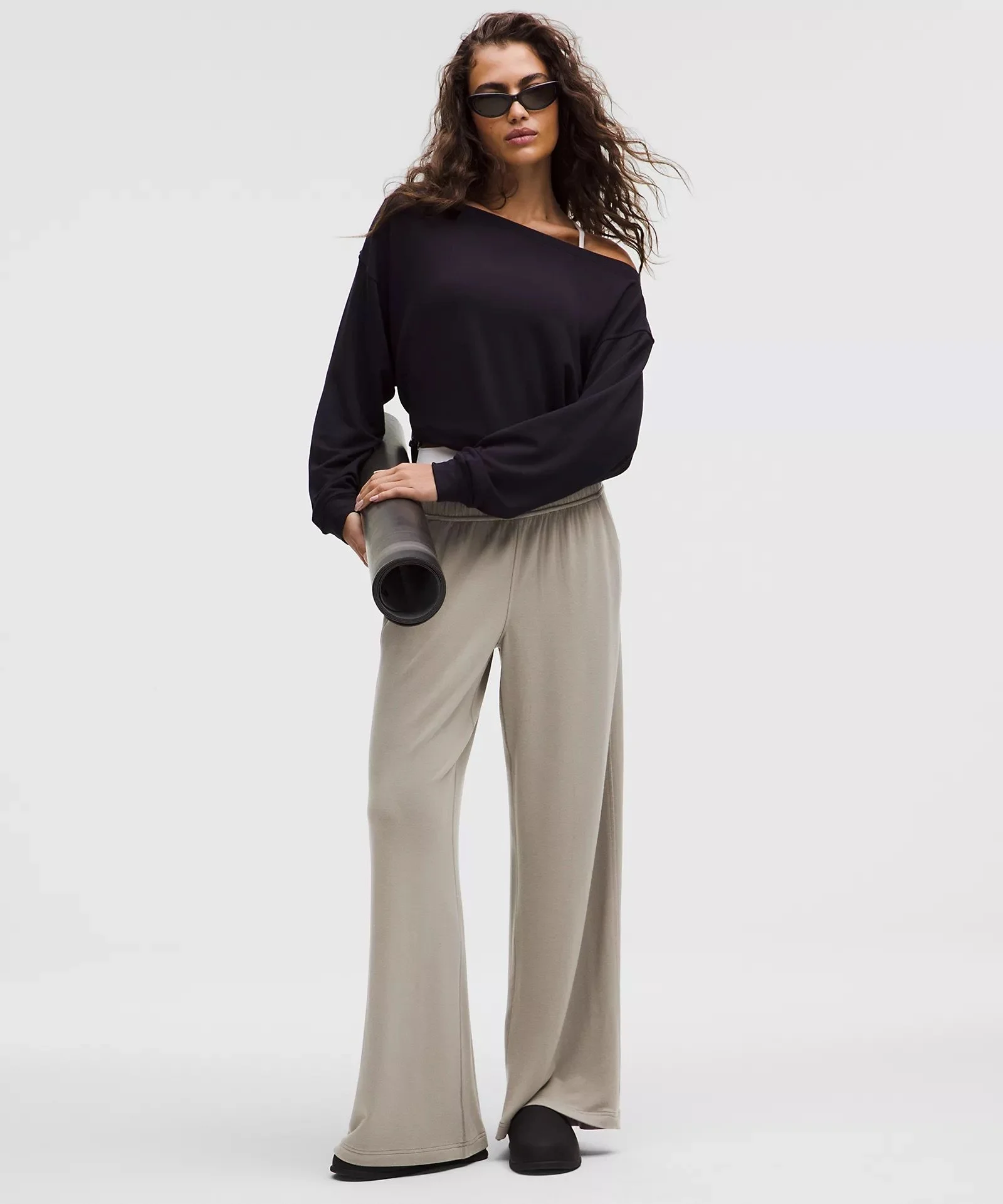 BeCalm Mid-Rise Wide-Leg Pant