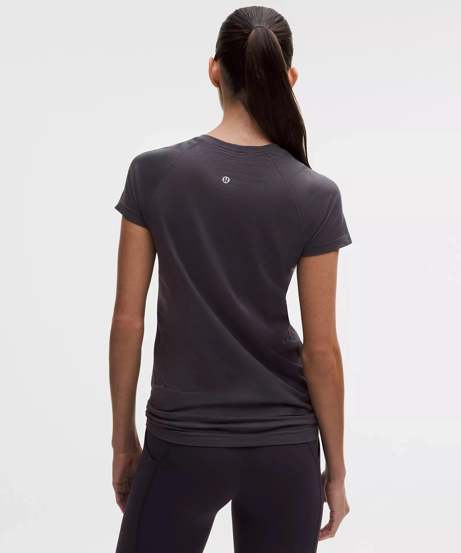 Swiftly Tech Short-Sleeve Shirt 2.0 Hip Length - Stripe