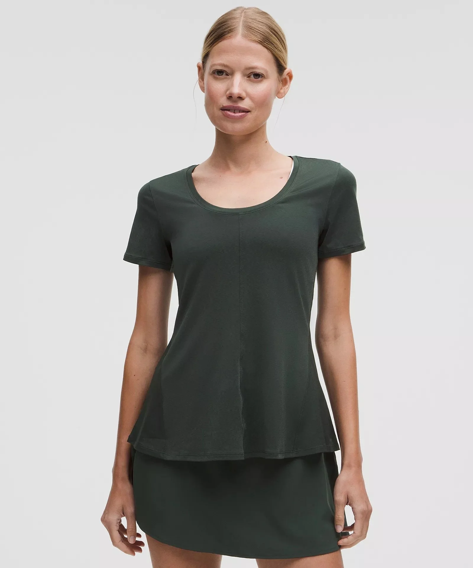 Lightweight Flowy Hem Short-Sleeve Shirt