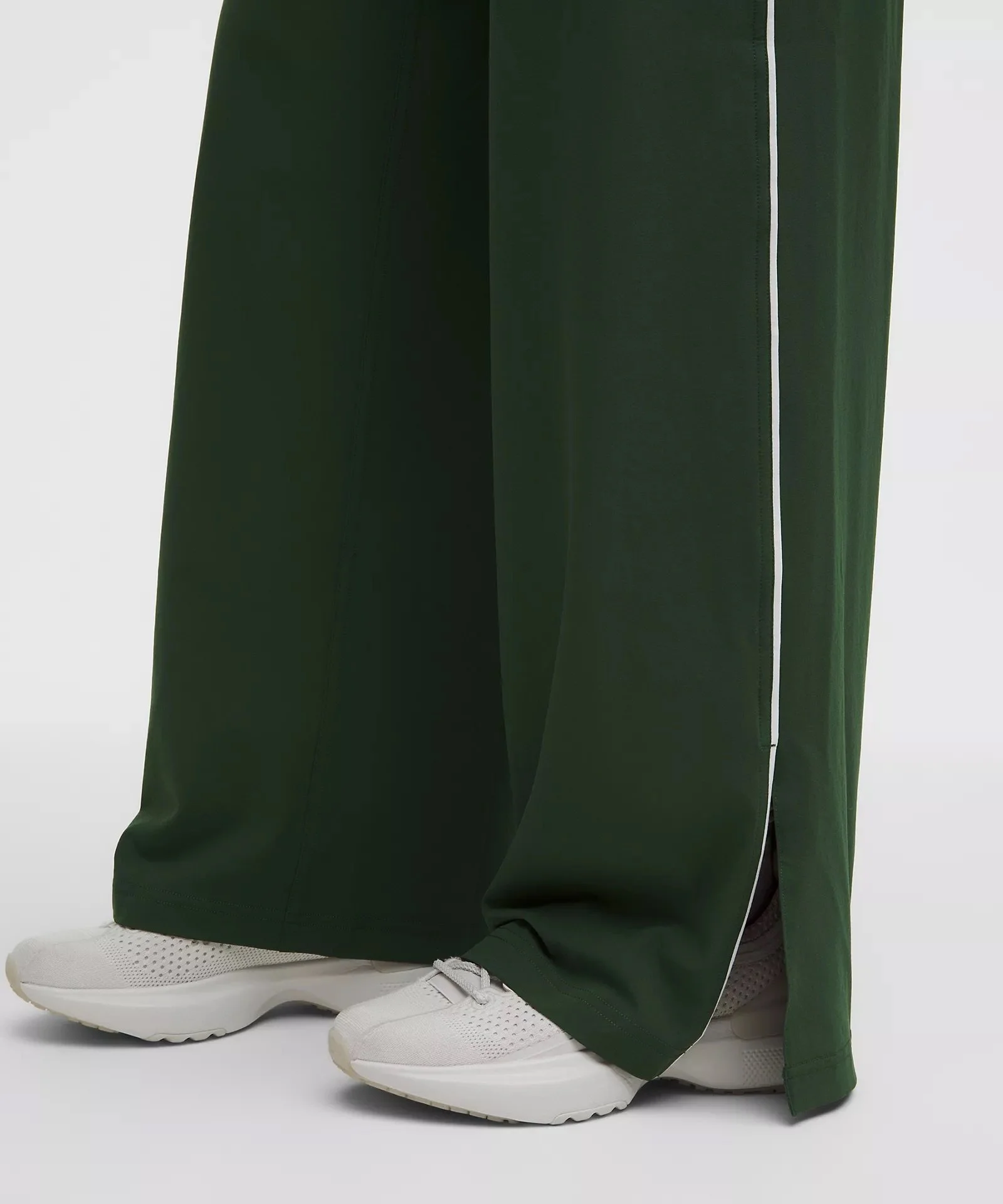 Court Rival Wide-Leg Track Pant