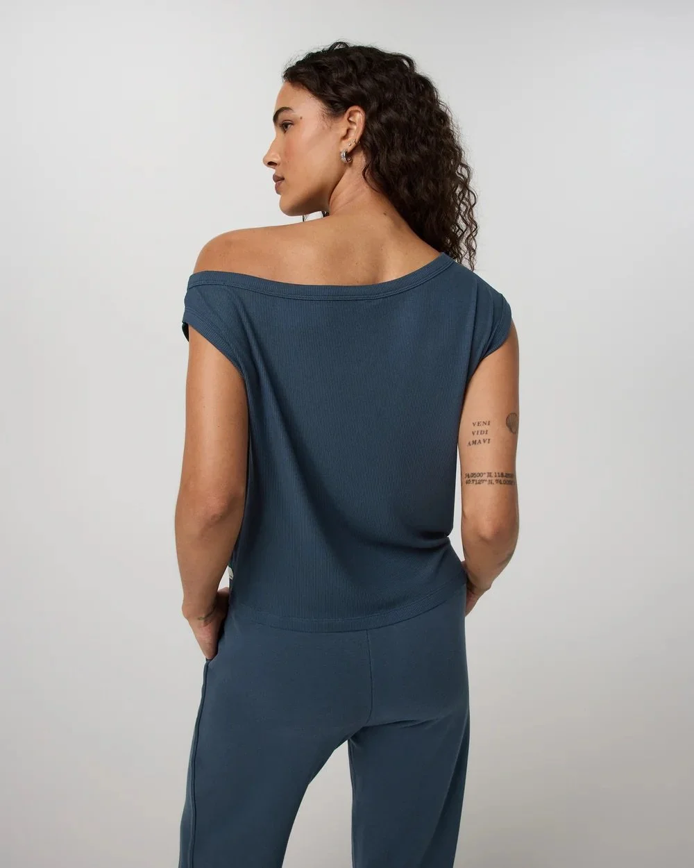 Cove Asymmetric Top