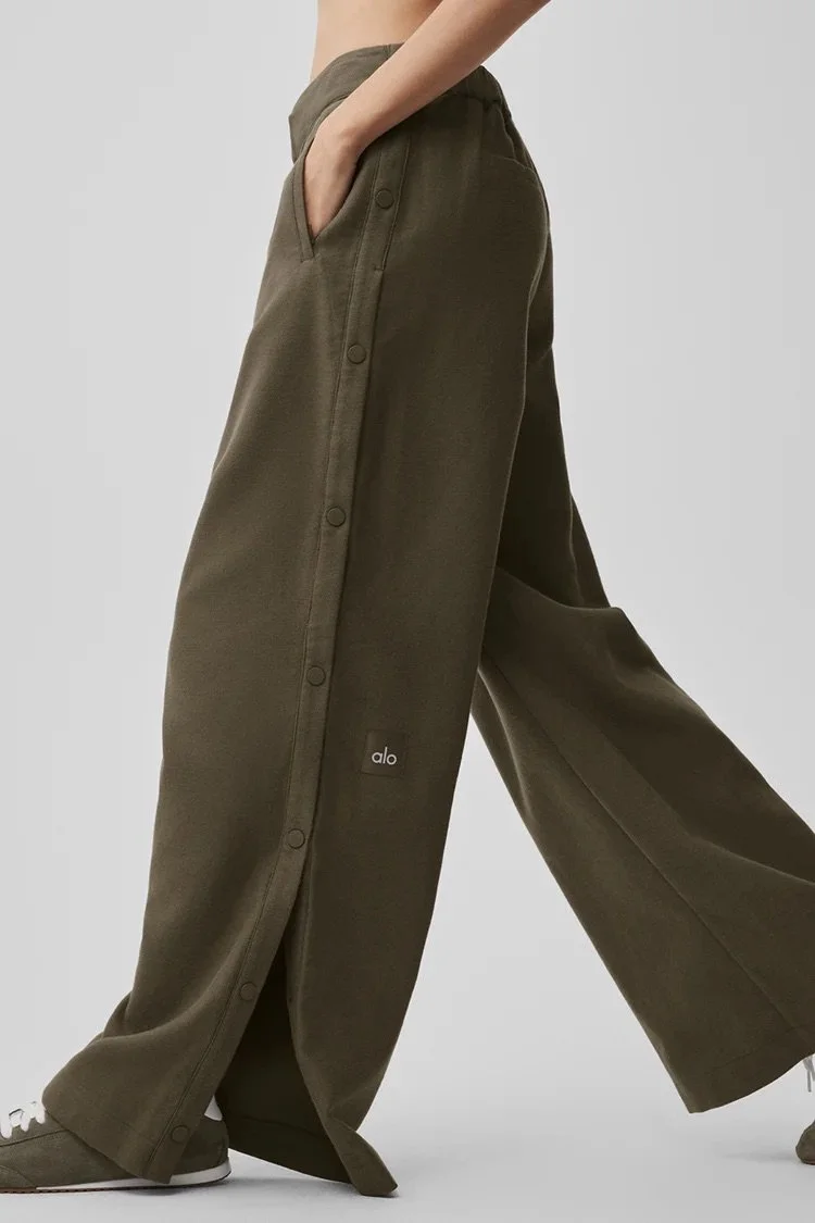 Mid-Rise Cosmopolitan Snap Pant