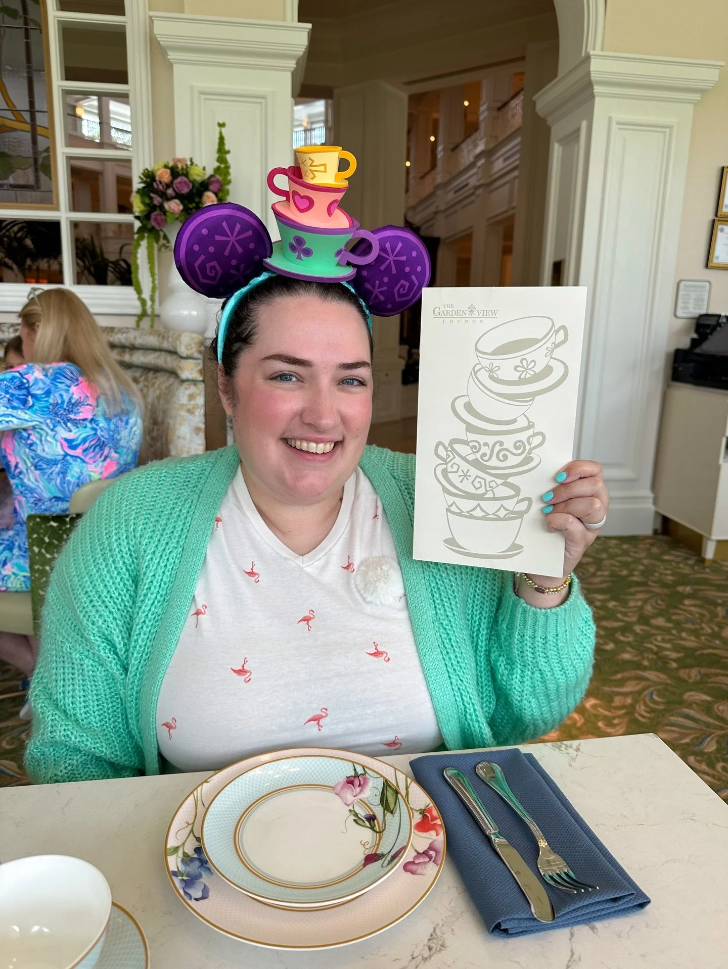 Clean cup, move down! 🫖☕️🍰

This week, we went to the recently reopened Garden View Lounge at Disney&rsquo;s Grand Floridian for afternoon tea! The reimagined tea service is lightly themed to Alice in Wonderland - I&rsquo;m so excited I finally had