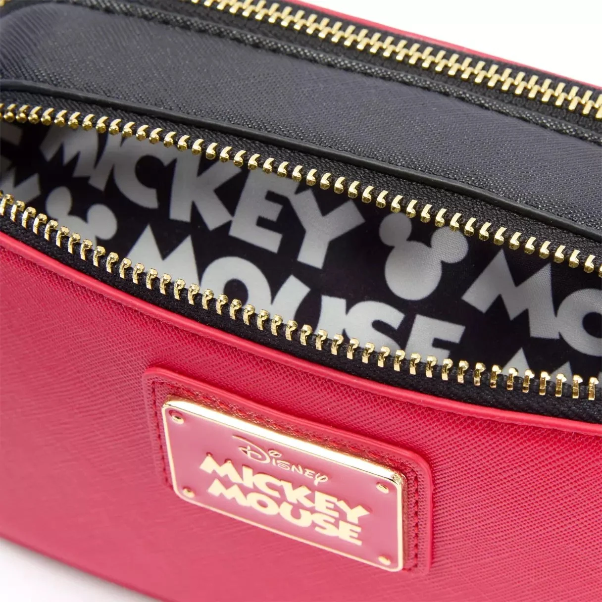 Mickey Icon Crossbody Hip Pack