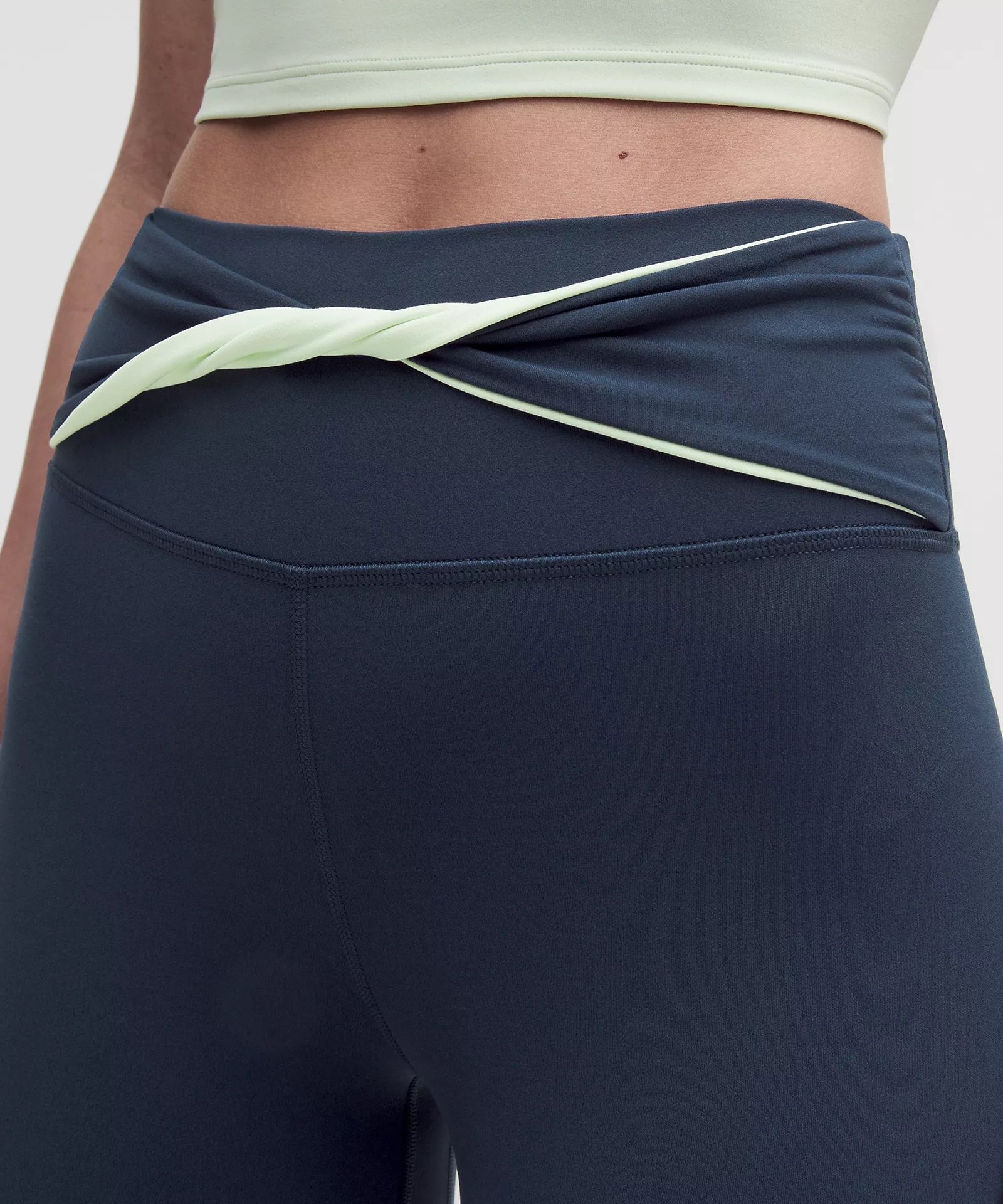 Nulu Twist-Front High-Rise Tight 25"