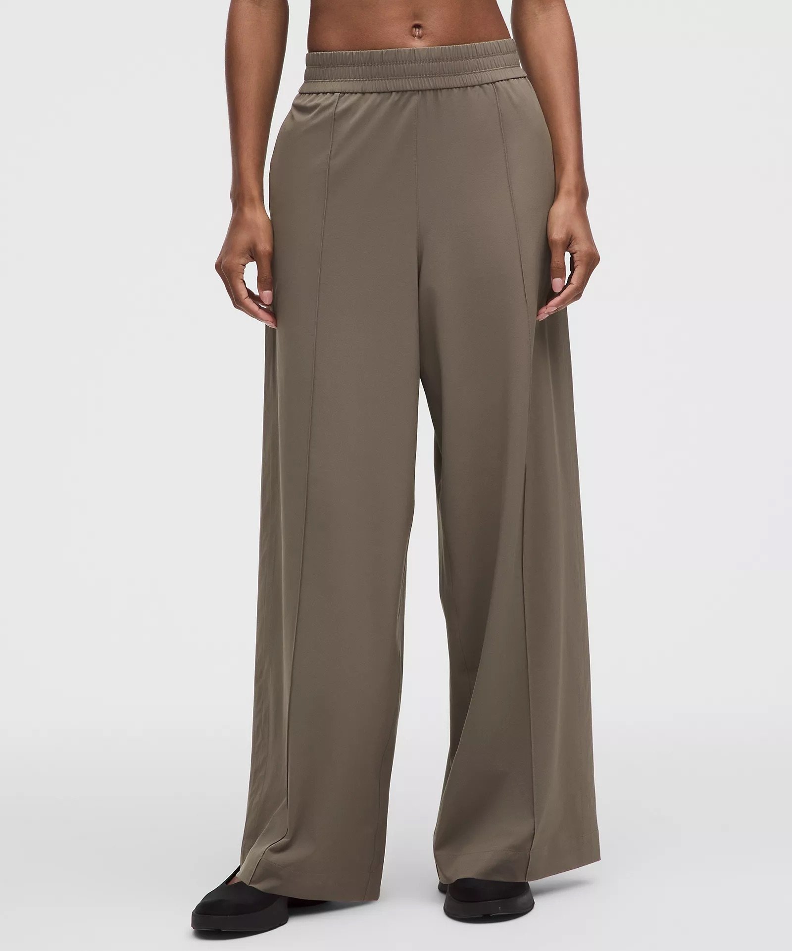 Breezily Mid-Rise Pant