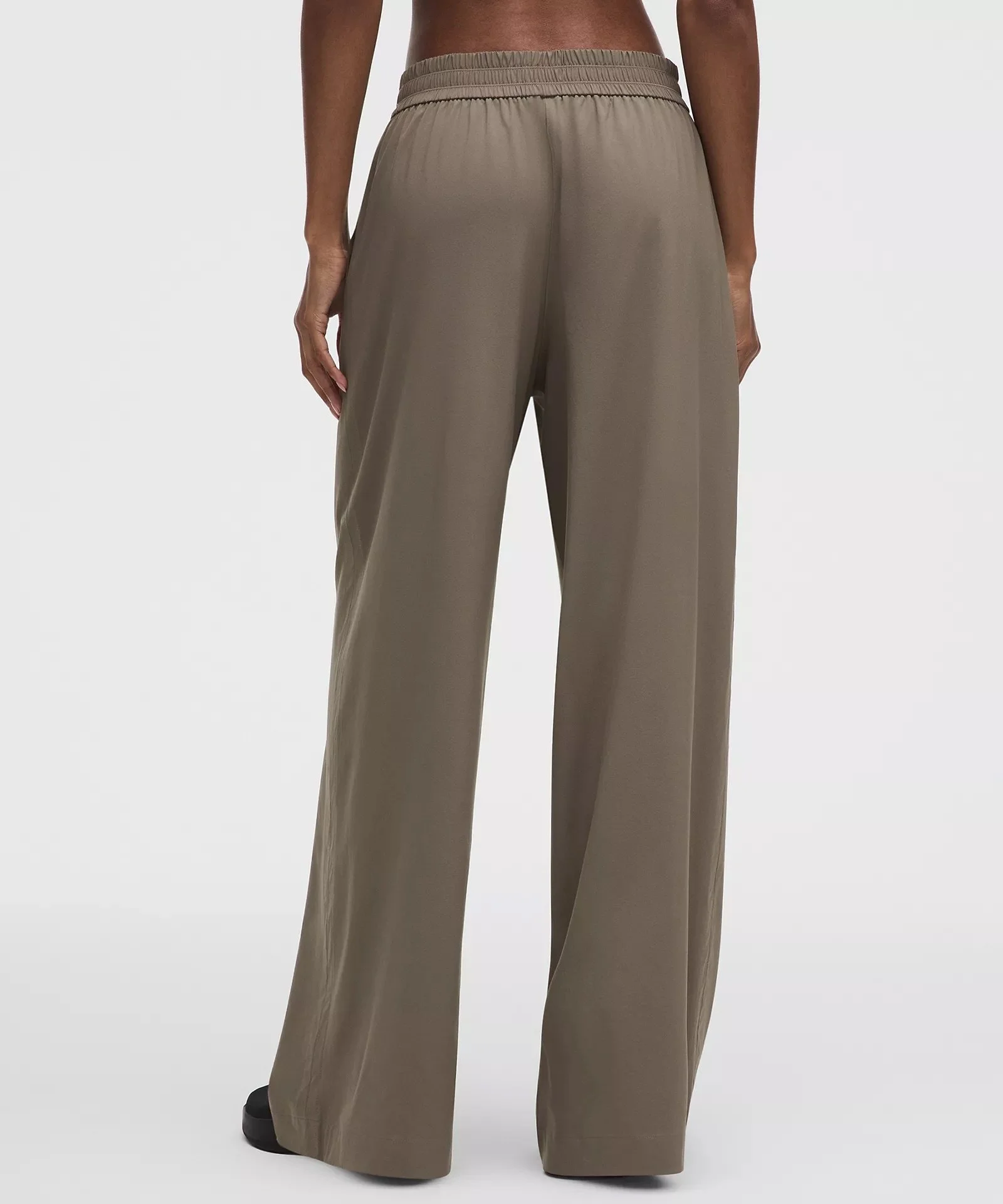 Breezily Mid-Rise Pant