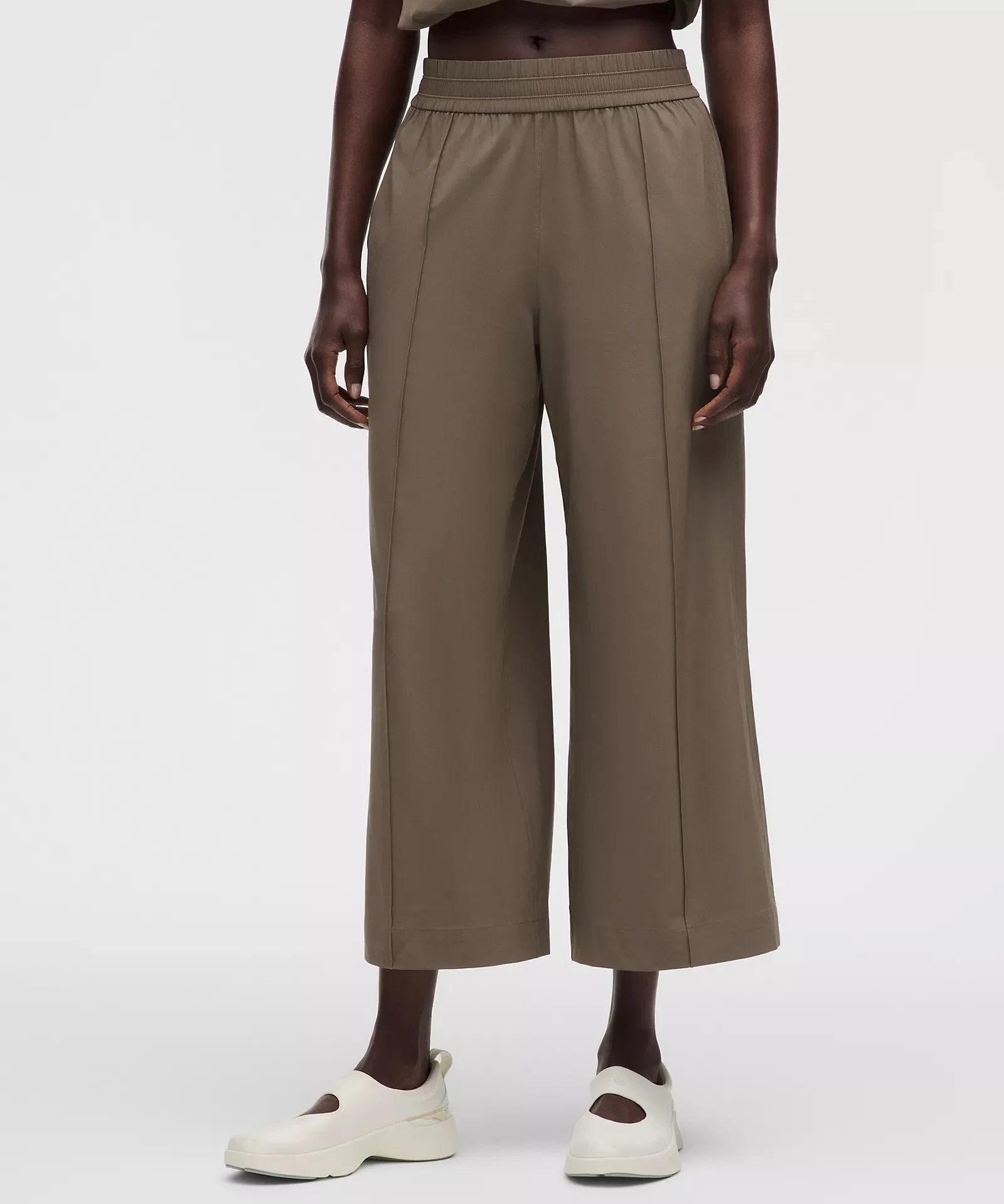 Breezily Mid-Rise Cropped Pant