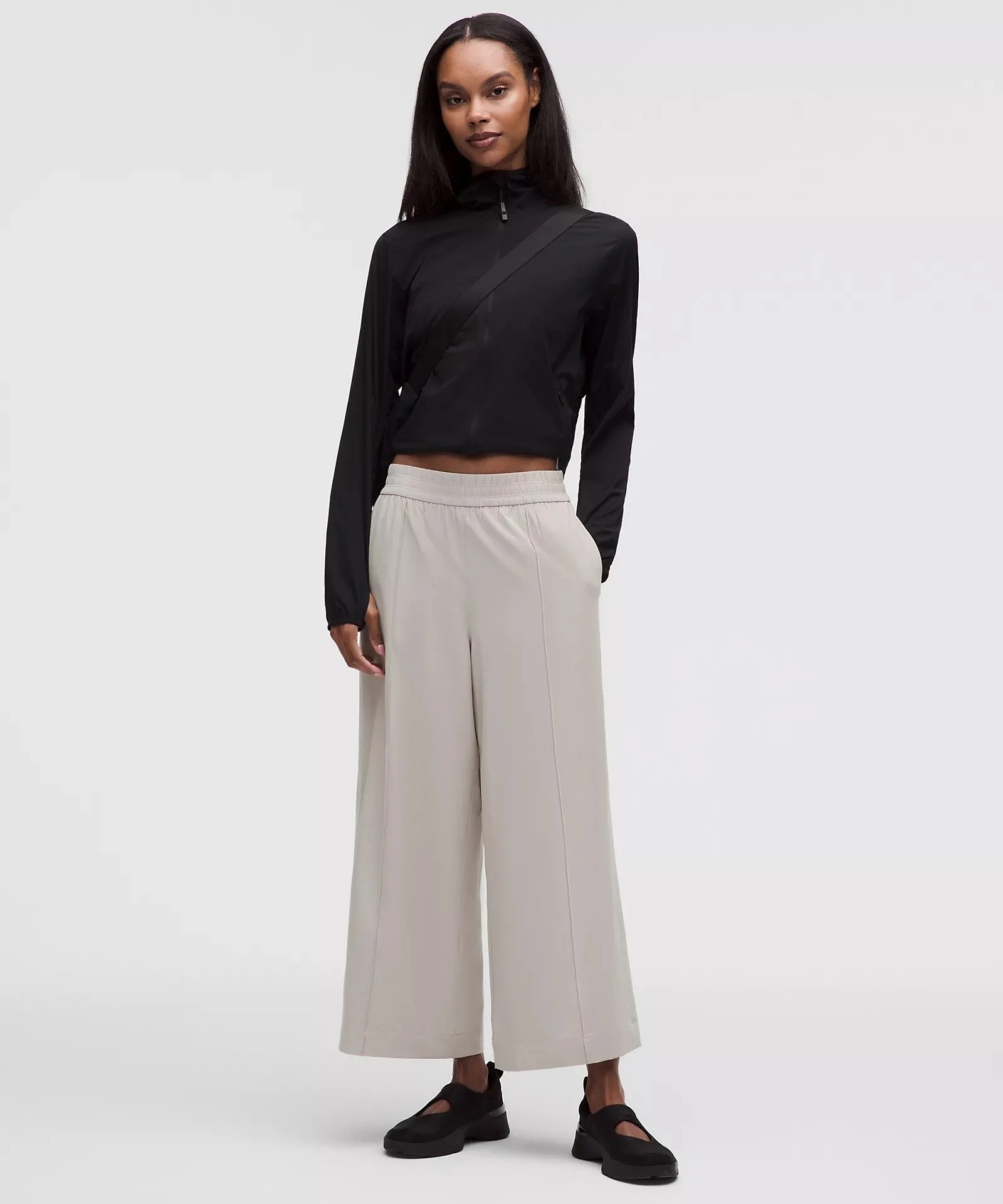 Breezily Mid-Rise Cropped Pant