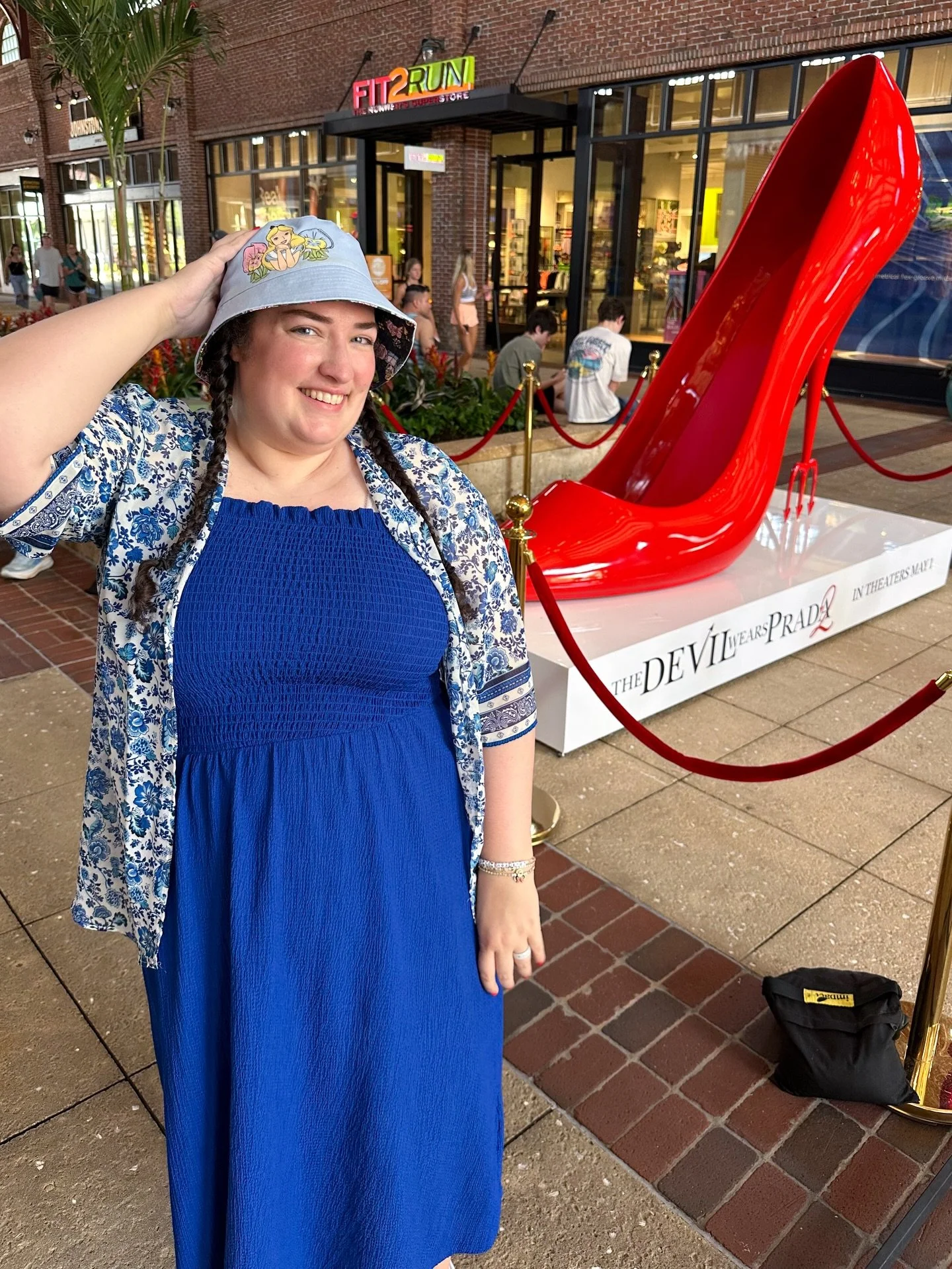 Florals? For The Devil Wears Prada 2? Groundbreaking. 👠📸🖤

I had to wear my best cerulean (ish, maybe it&rsquo;s more lapis) florals to the opening day of The Devil Wears Prada 2! The first movie is my all time comfort movie and also had a huge in