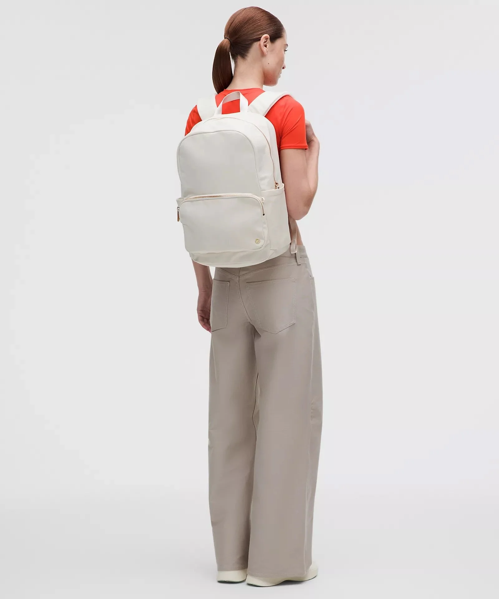 Everywhere Backpack 22L Metal Hardware