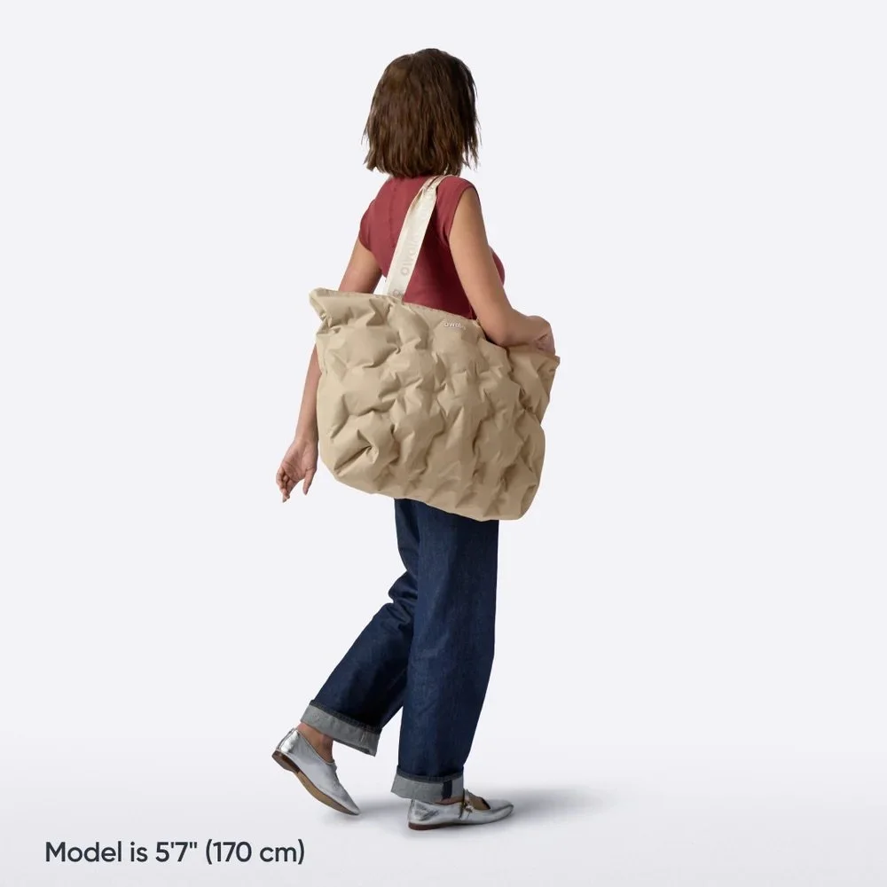 The Cloud 16L Insulated Tote Bag - Beige Babe