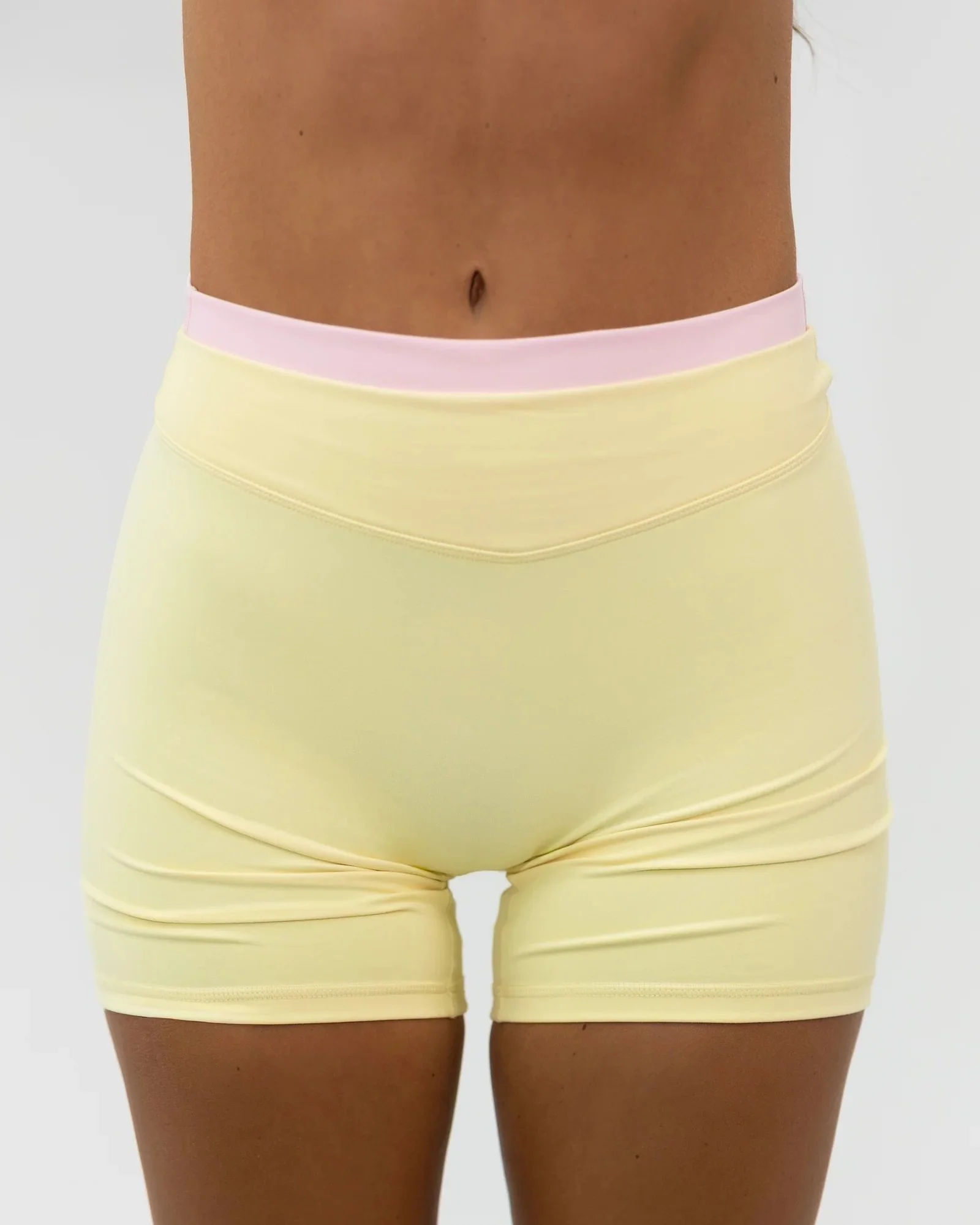 Layered Sculpt Short V2 - Daylight &amp; Soft Pink