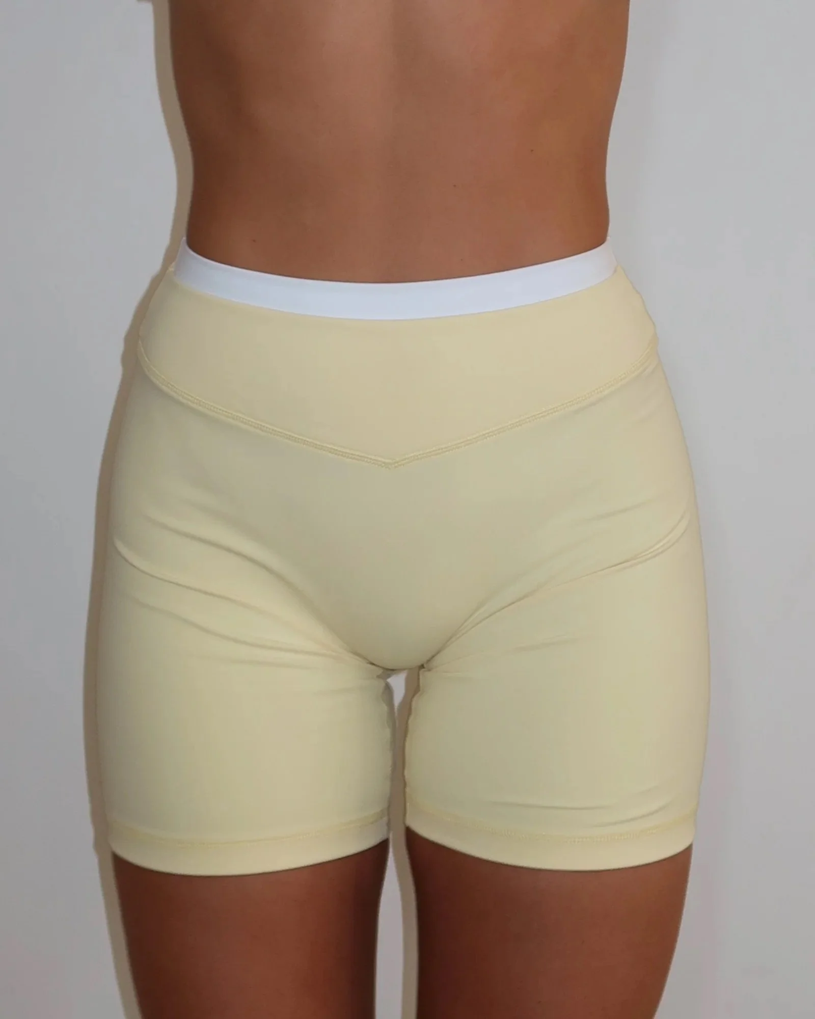 Layered Sculpt Short V2 - Daylight &amp; White