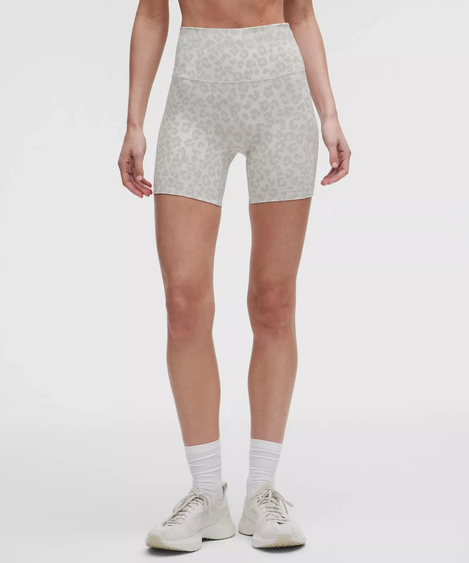 Wunder Train No Line High-Rise Short 6"