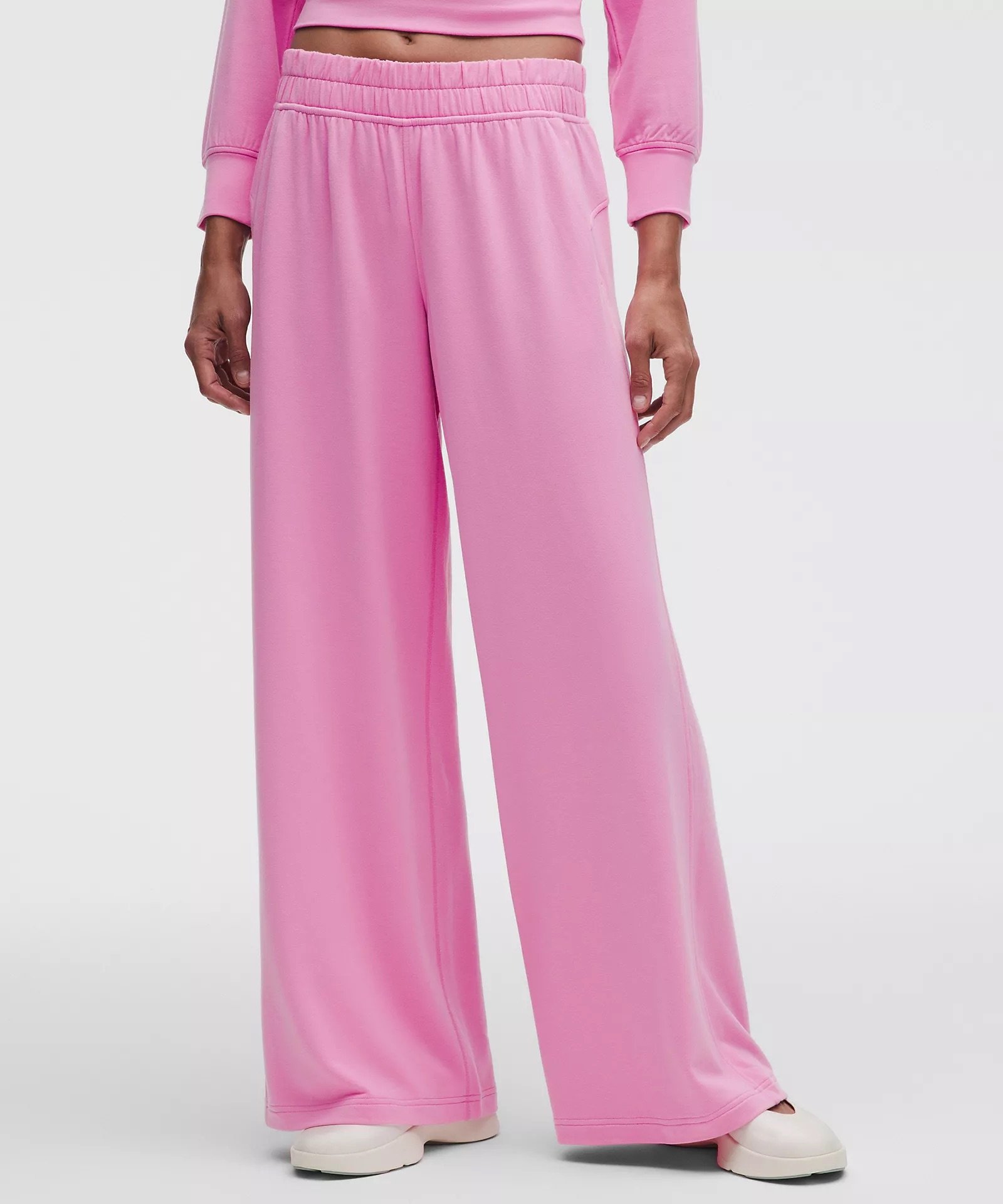 BeCalm Mid-Rise Wide-Leg Pant