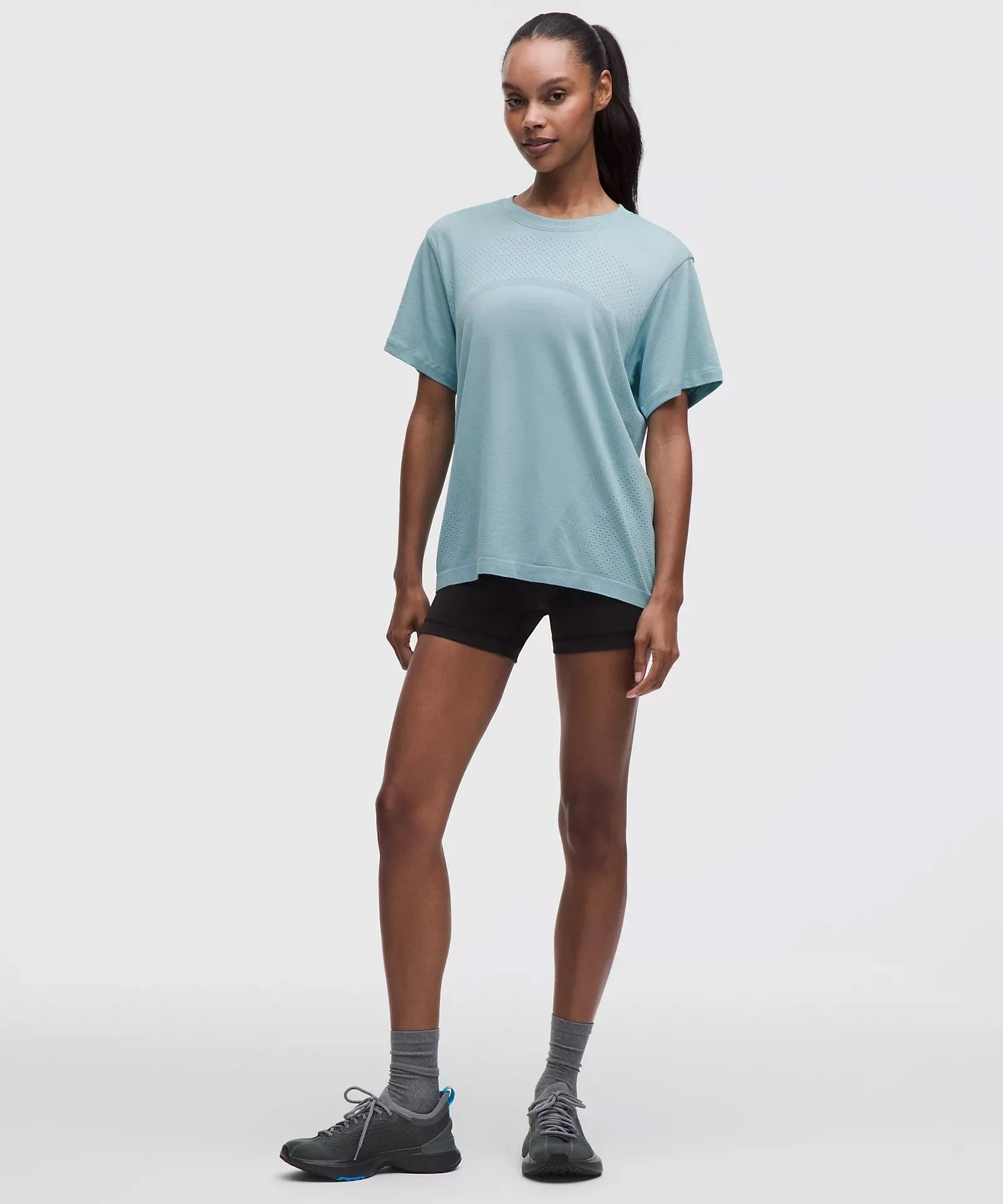 Swiftly Relaxed Short-Sleeve Shirt Hip Length Logo