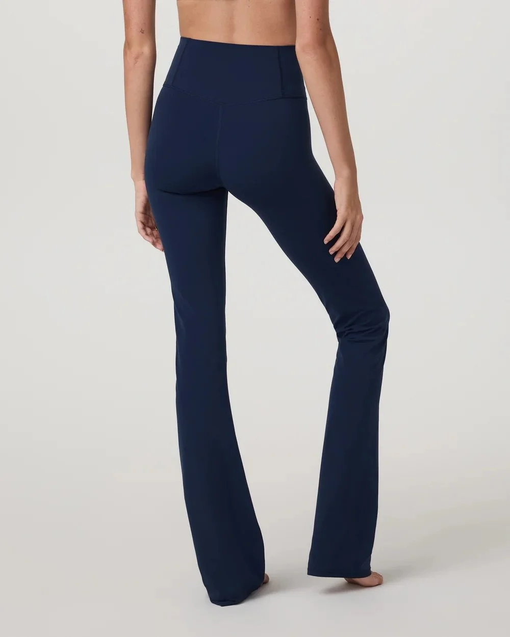 Vuori AllTheFeels Slim Flare