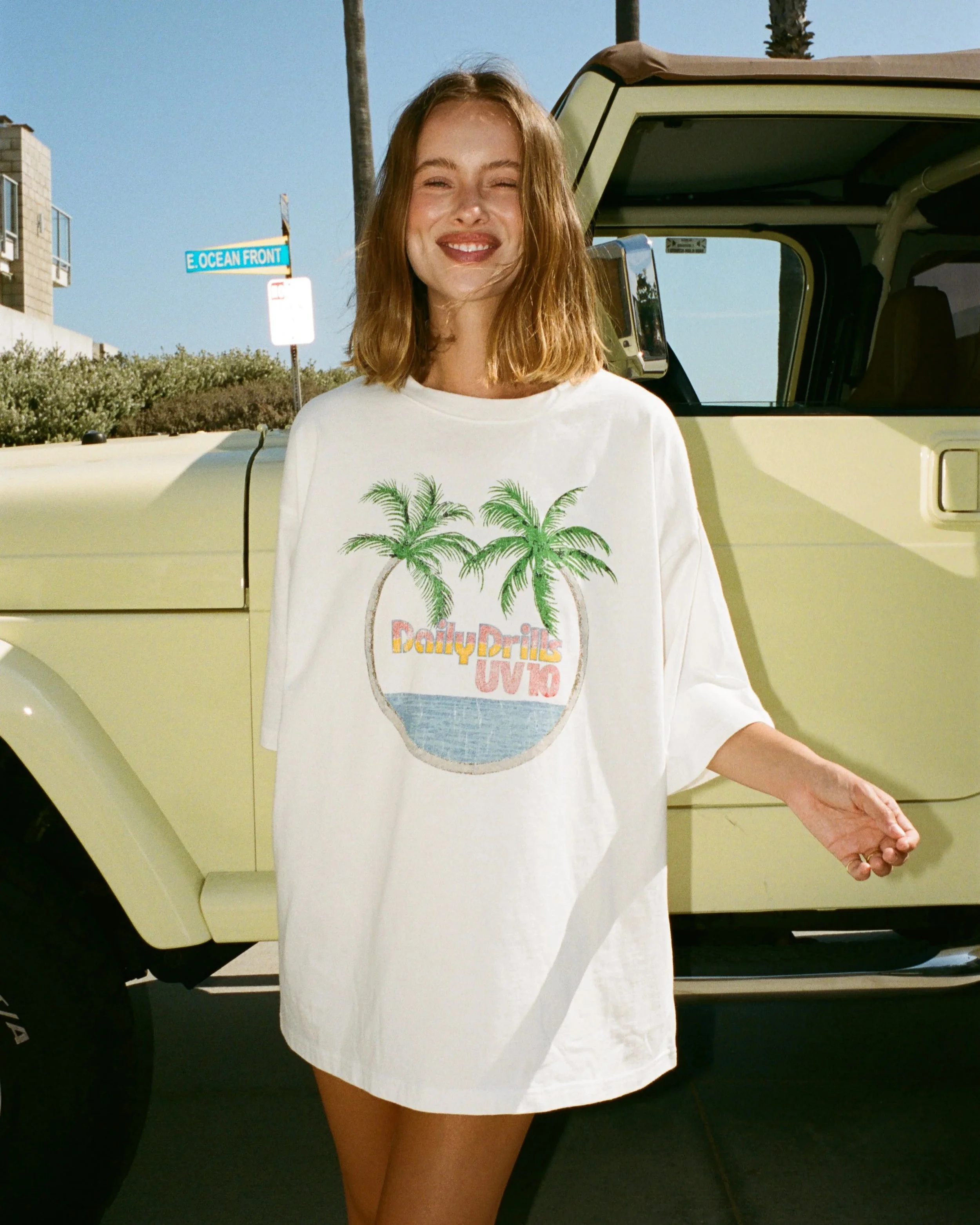 UV10  Beach Tee