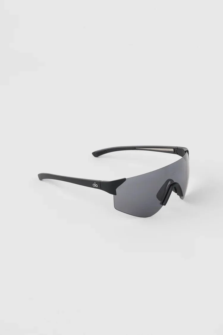 ALO Speed Sunglasses in Black