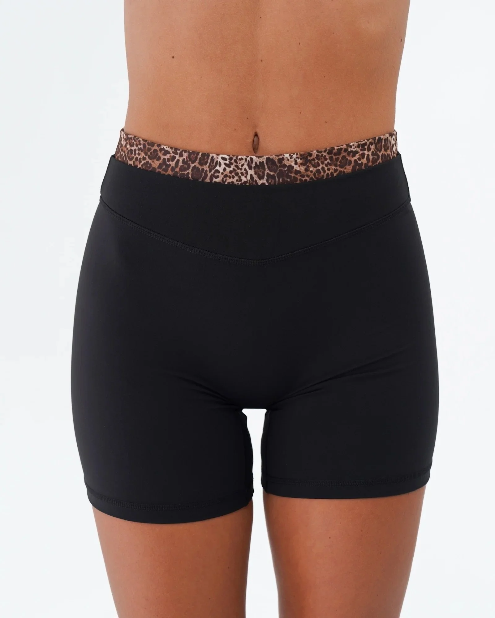 Layered Sculpt Short V2 - Black &amp; Wild Side