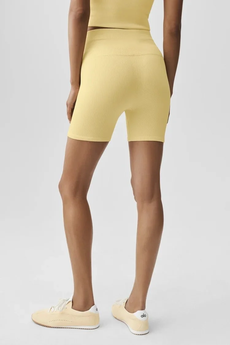 Seamless Ribbed Favorite Short 5”