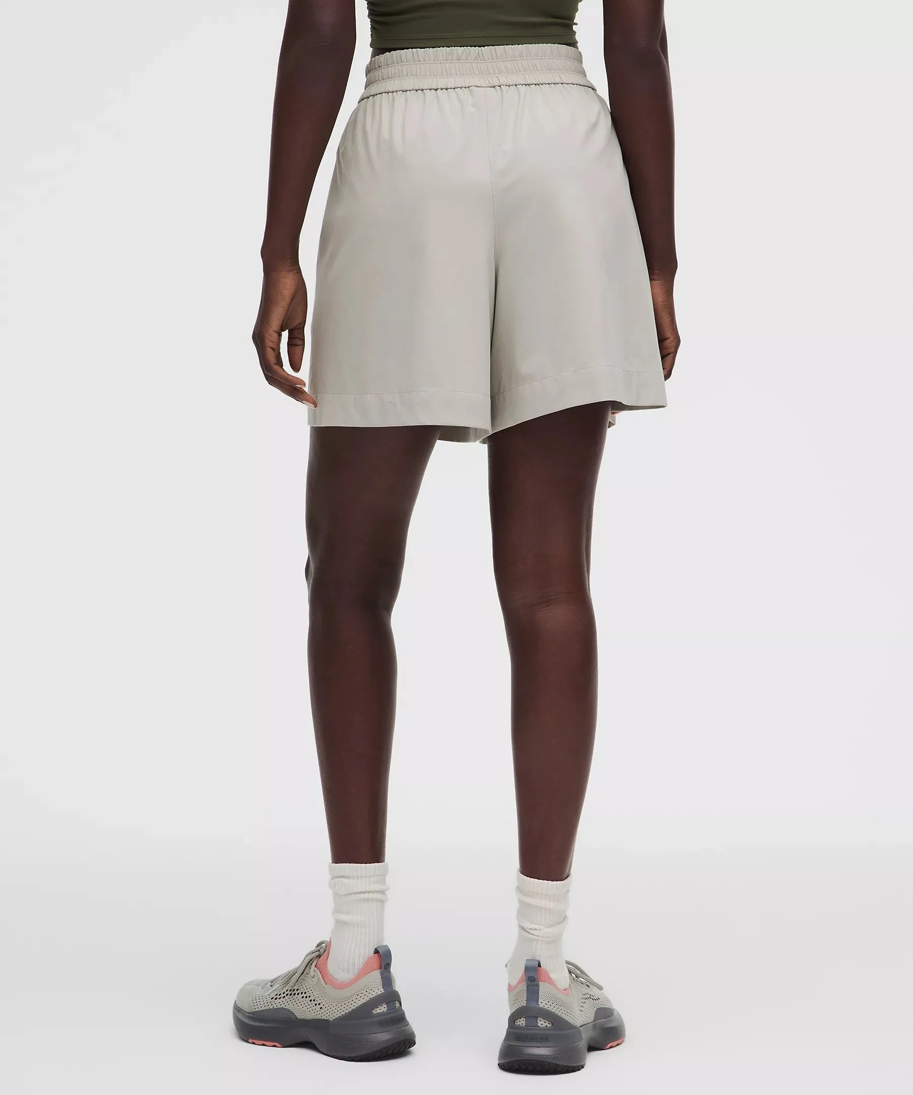 Breezily Mid-Rise Short 6"