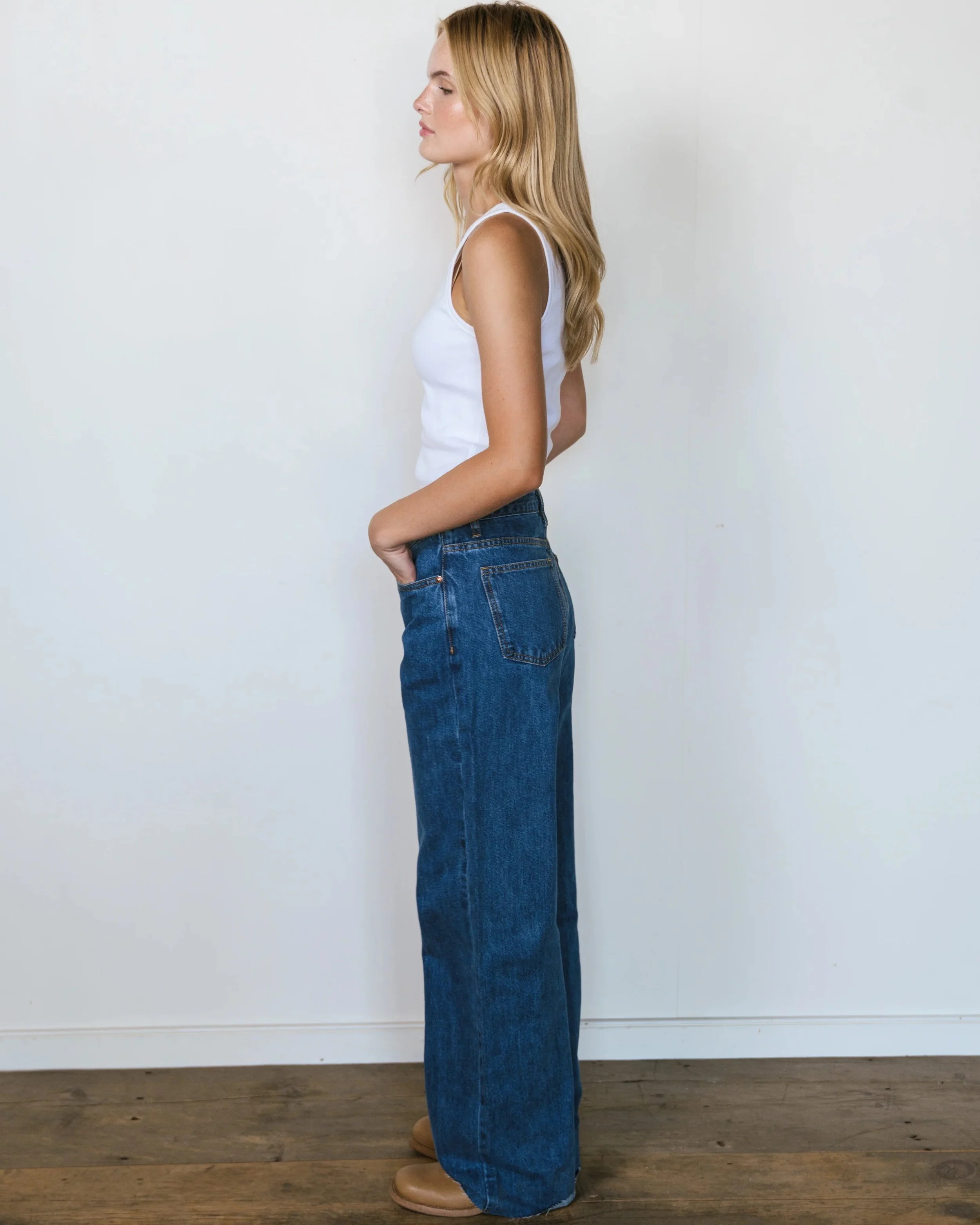 Low Rise Baggy Jeans - Medium Wash