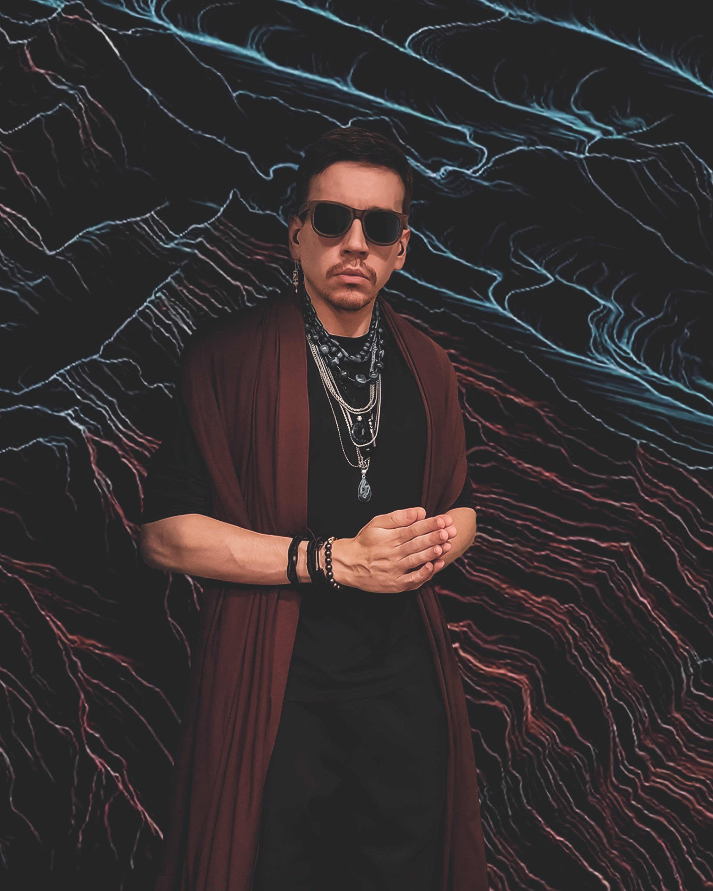 the curator lightning version.png