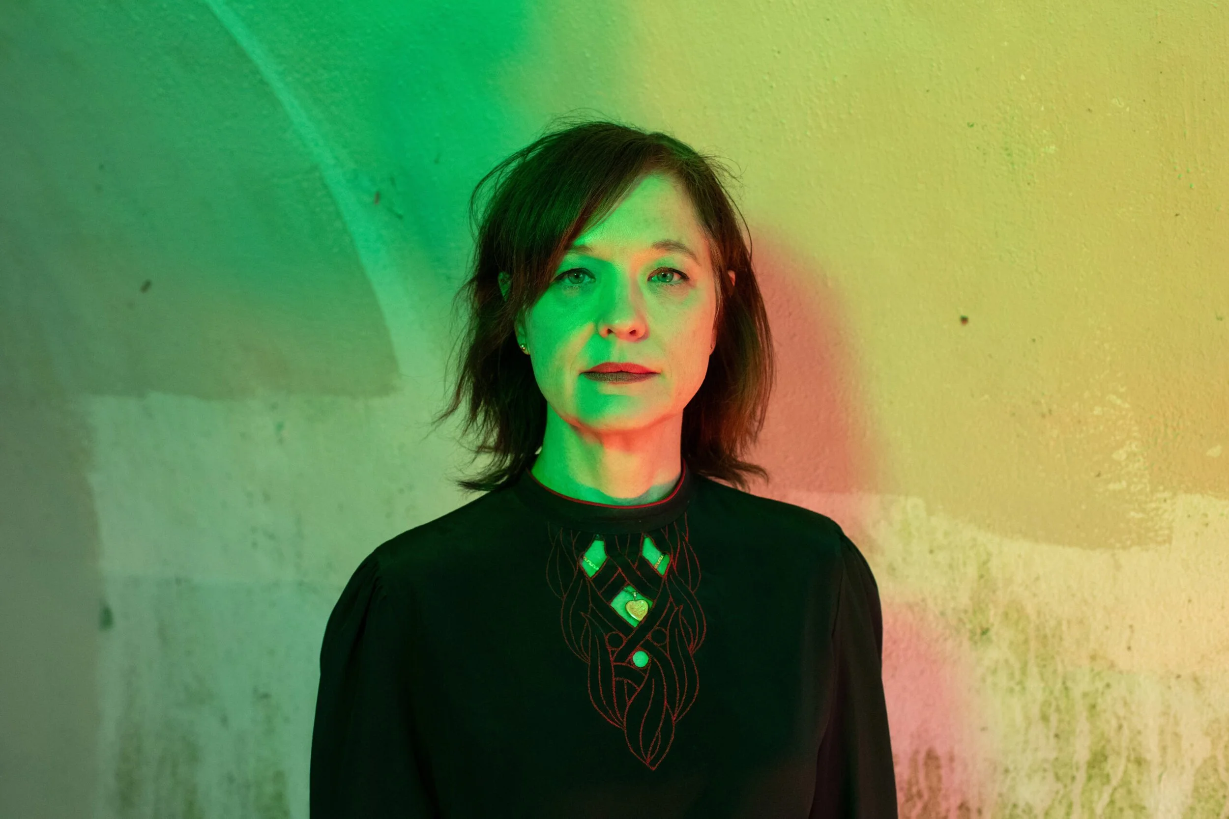 Mary Timony Makes an Epic Return w/ Album “Untame the TIger” on Merge Records : 02/23