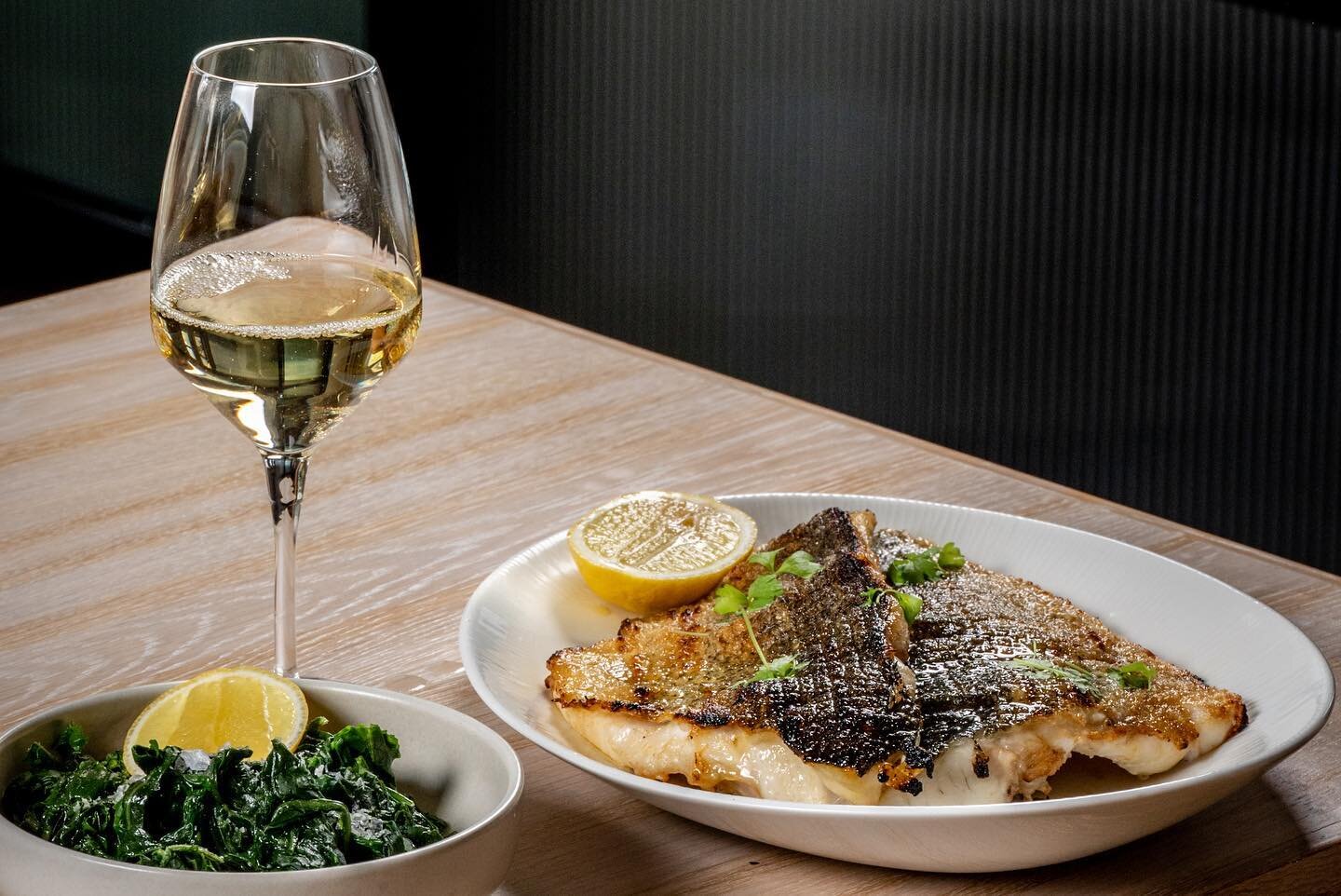 Crispy skin Murray Cod fillet, cooked to perfection on sizzling hot coals 🔥 Perfect for sharing with loved ones! Pair with our famous seasonal greens &lsquo;horta&rsquo; and truffle fries.

Bookings can be made via our link on bio. 
#sofiaonclevelan