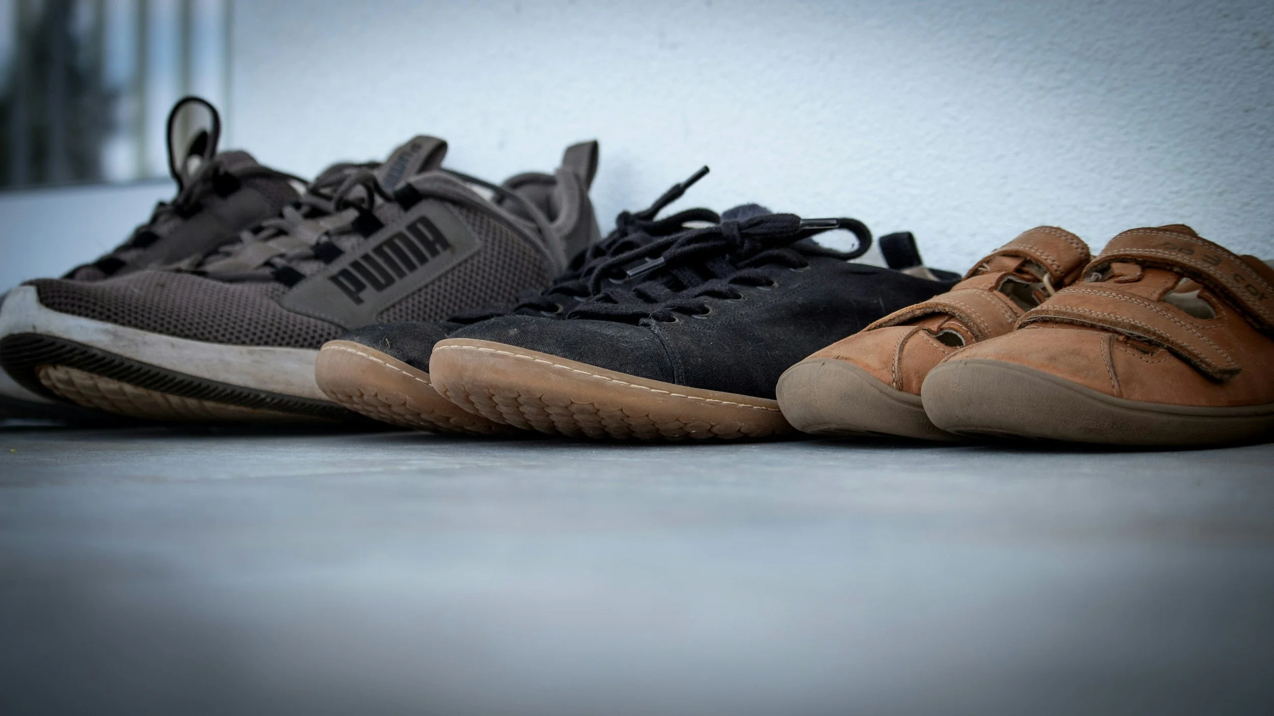 How to Actually Transition to Barefoot or Low-Drop Shoes Without Hurting Yourself