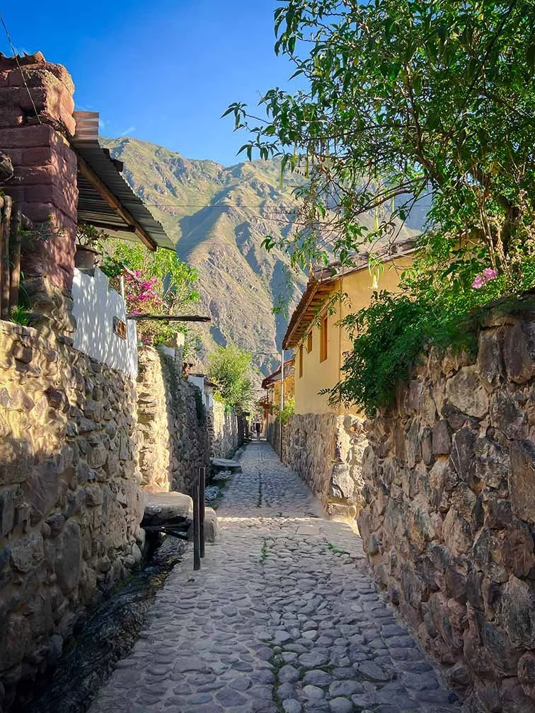 Las-Encantadoras-Calles-de-Ollantaytambo.jpg