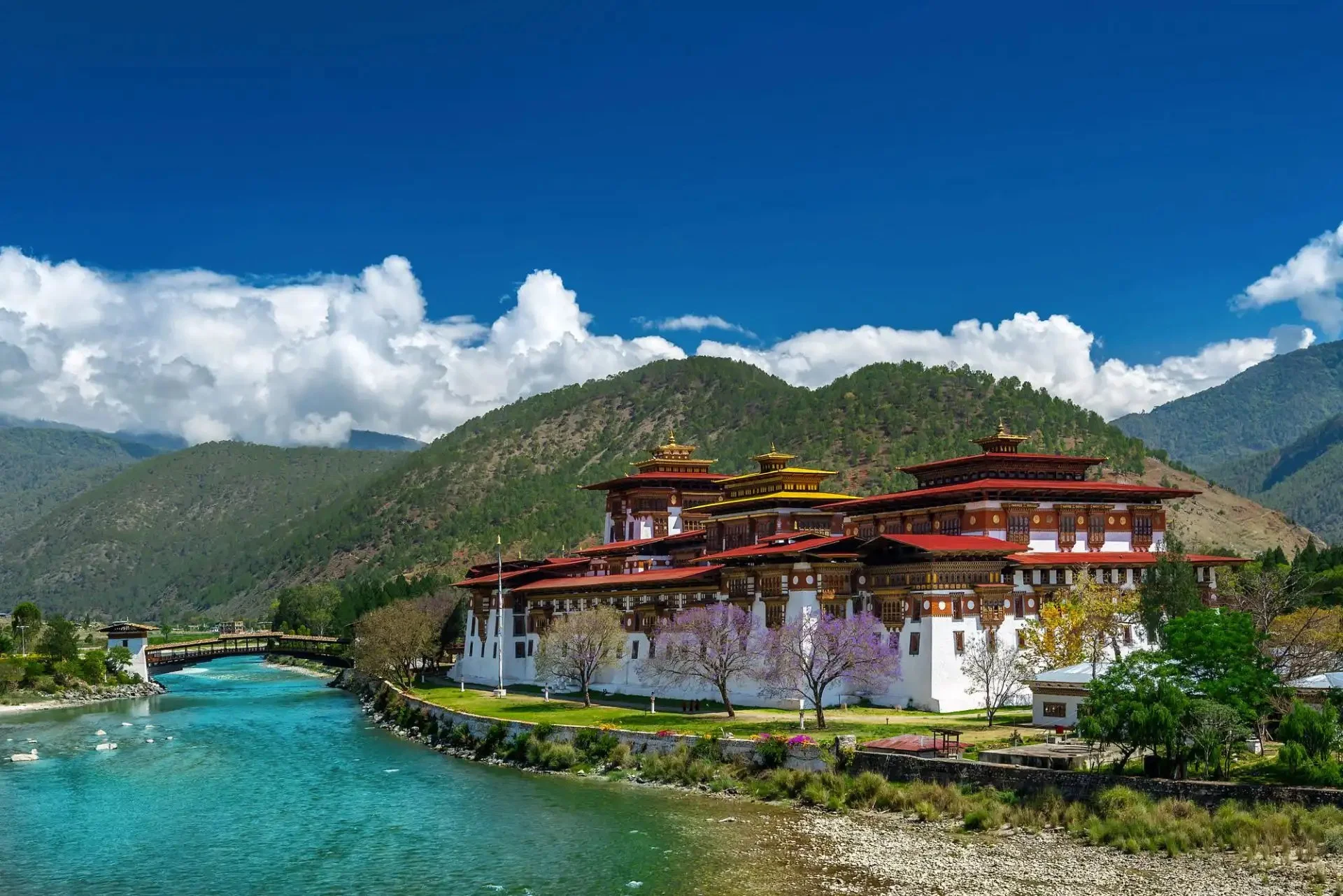 615796-1920x1282-desktop-hd-bhutan-background-photo.jpg