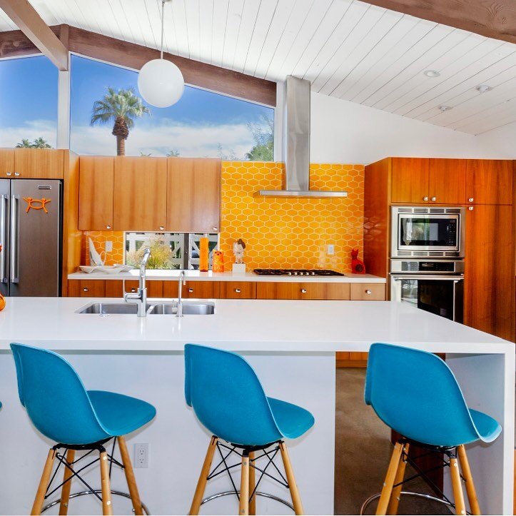 Breaking News from the VLP! Our neighborhood home tour for modernism week 2022 - previously sold out - just had 100 additional tickets released! Here your chance if you missed out. See the rest of this beautiful home on Saturday February 19! #moderni