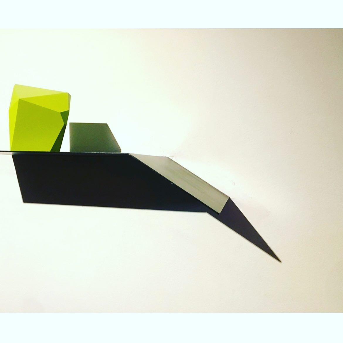 Shadow is just as important as light in the lighting design of any sculpture, space and material.
Shadow helps to articulate geometry, void, mass and texture.
This wonderful little sculpture by @peterwatson_creations,sitting on a shelf I designed, ce