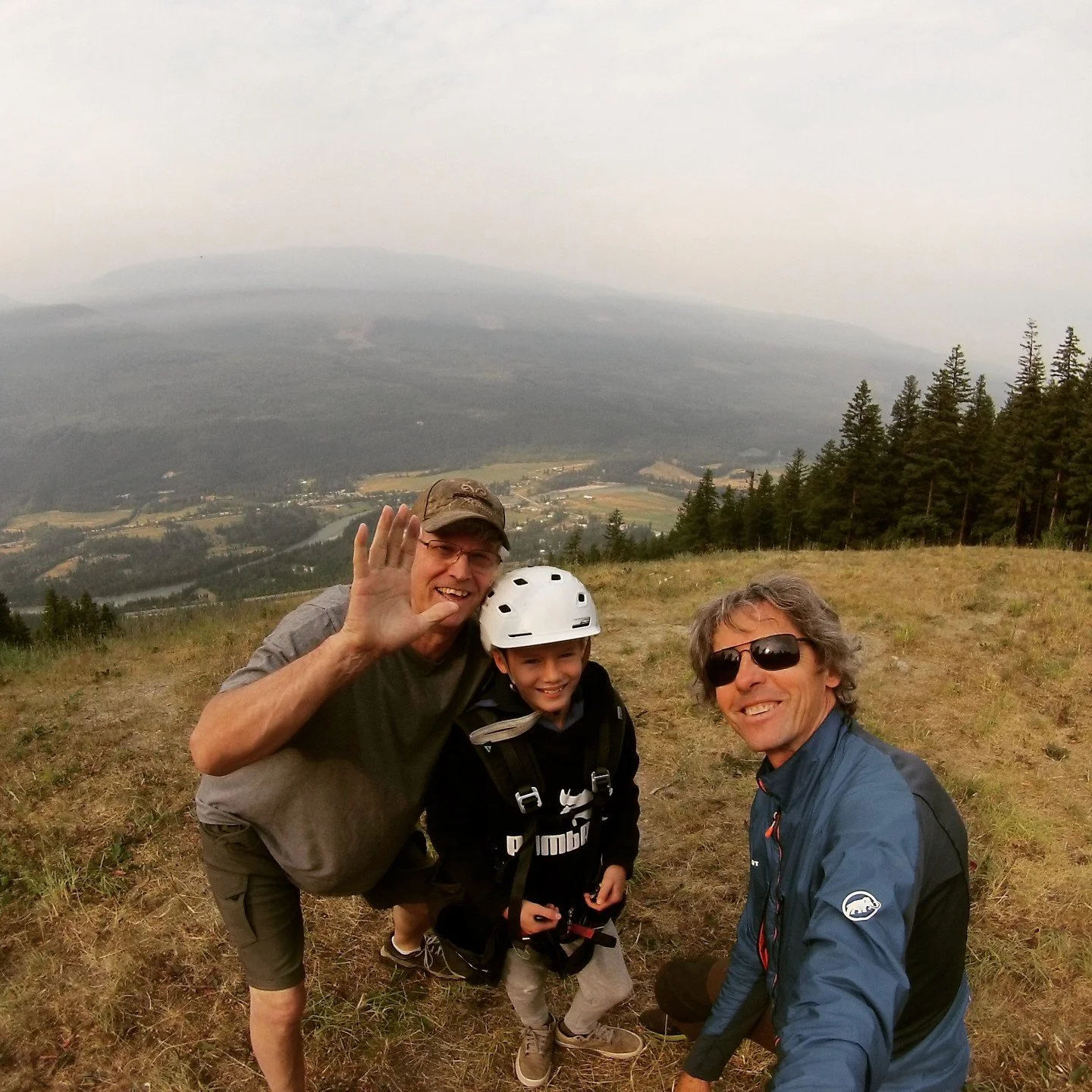 Some learn when young.

This keen boy took it all in. 
The future looks bright.

#xskyparagliding #learnyoung