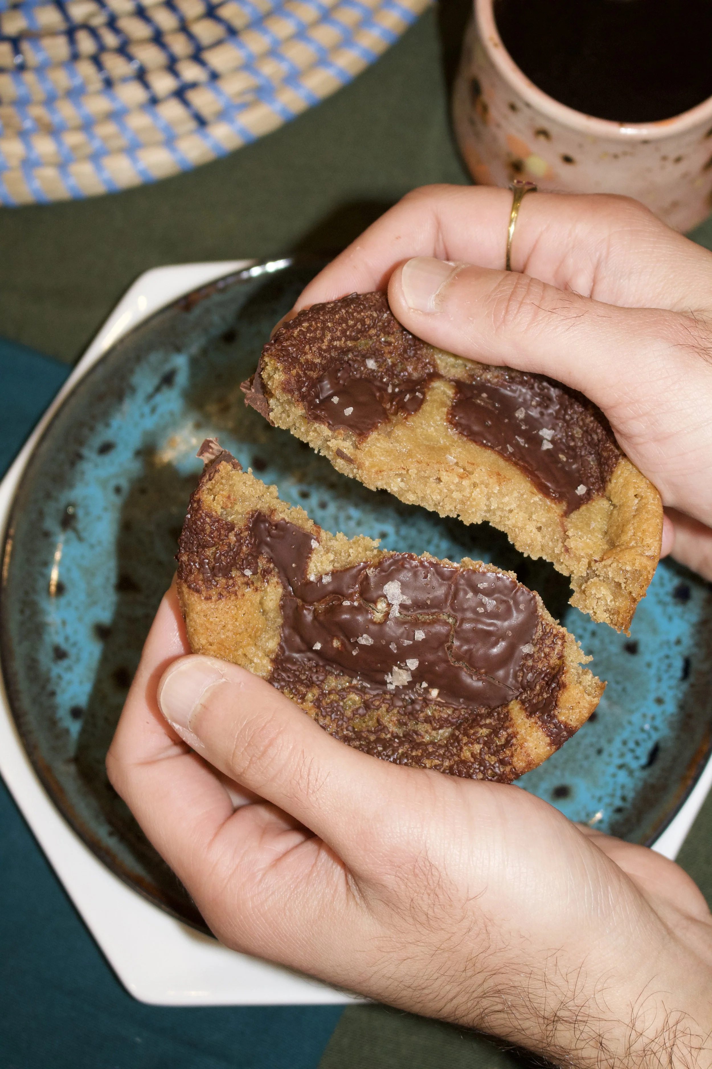 Indulgent brownies and cookies made in small batches with locally sourced ingredients support nearby producers and reduce miles. Playful flavours meet mindful sourcing. Shoppers treat themselves consciously choosing community-first bakes that deliver