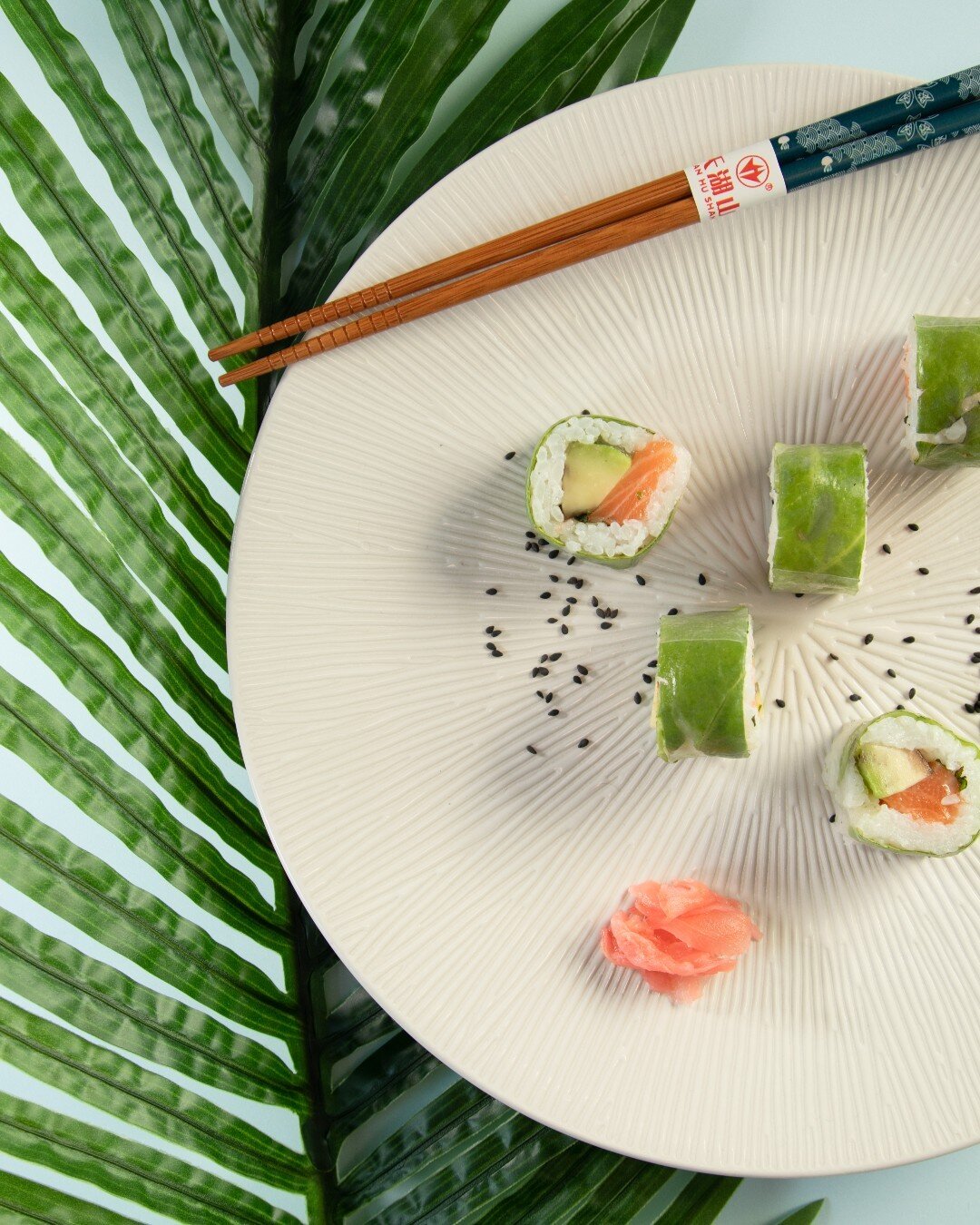 Le &ldquo;Salmon Spring Roll&rdquo; va faire sensation aupr&egrave;s de ta famille et de tes amis. D&eacute;guste le m&eacute;lange des go&ucirc;ts : du saumon, de l&rsquo;avocat, de la menthe, sans oublier la coriandre ! 

Un go&ucirc;t toujours sai